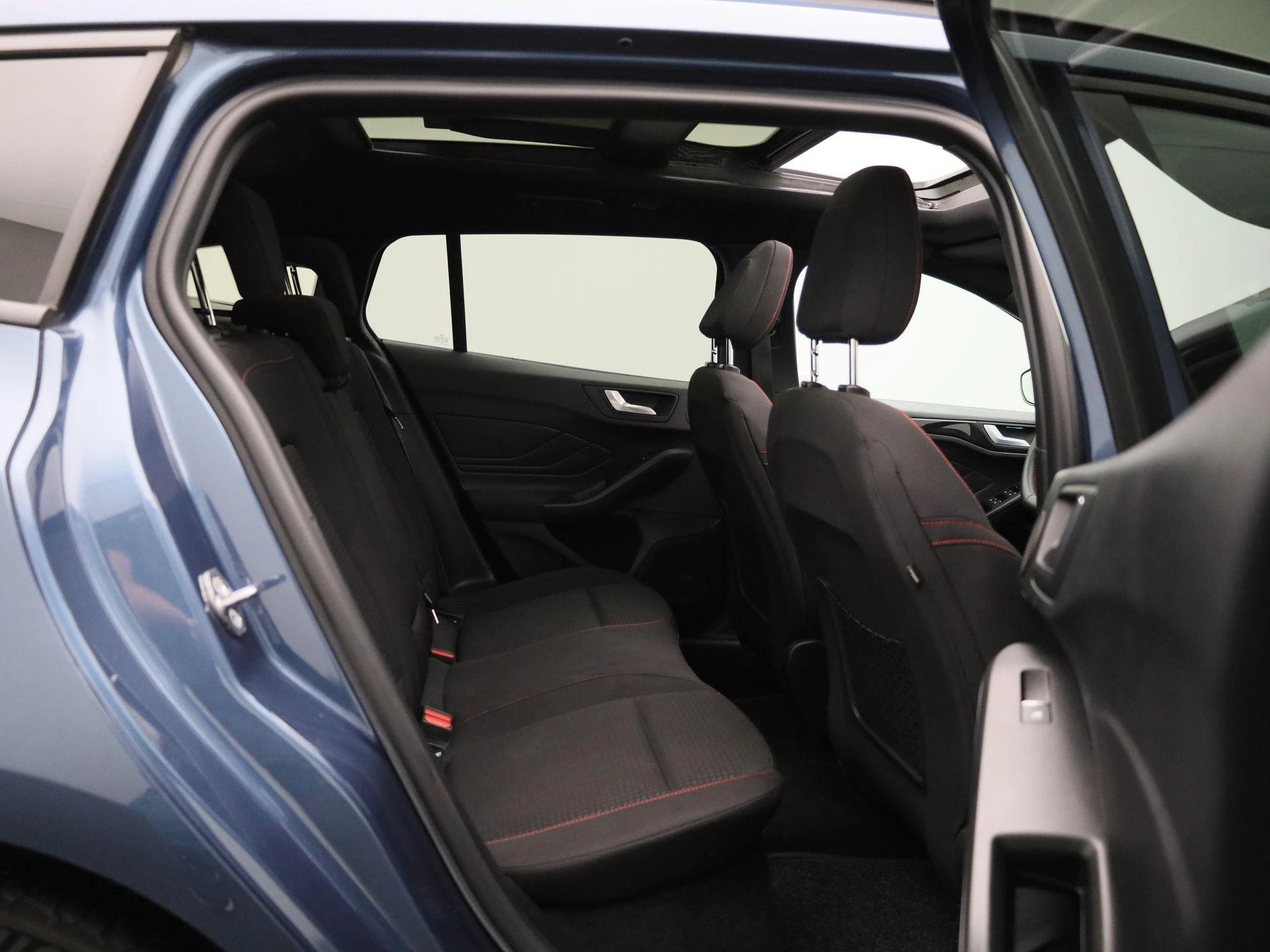 Ford Focus Wagon 1.0 EcoBoost Hybrid ST Line X