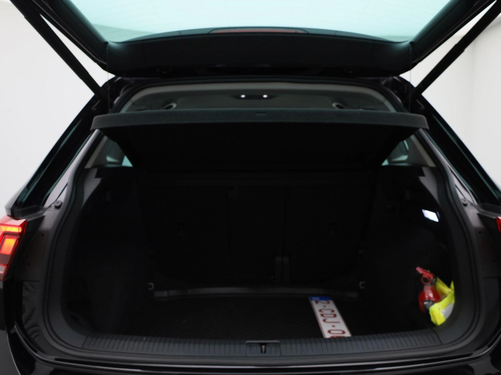 Volkswagen-Tiguan-image-13