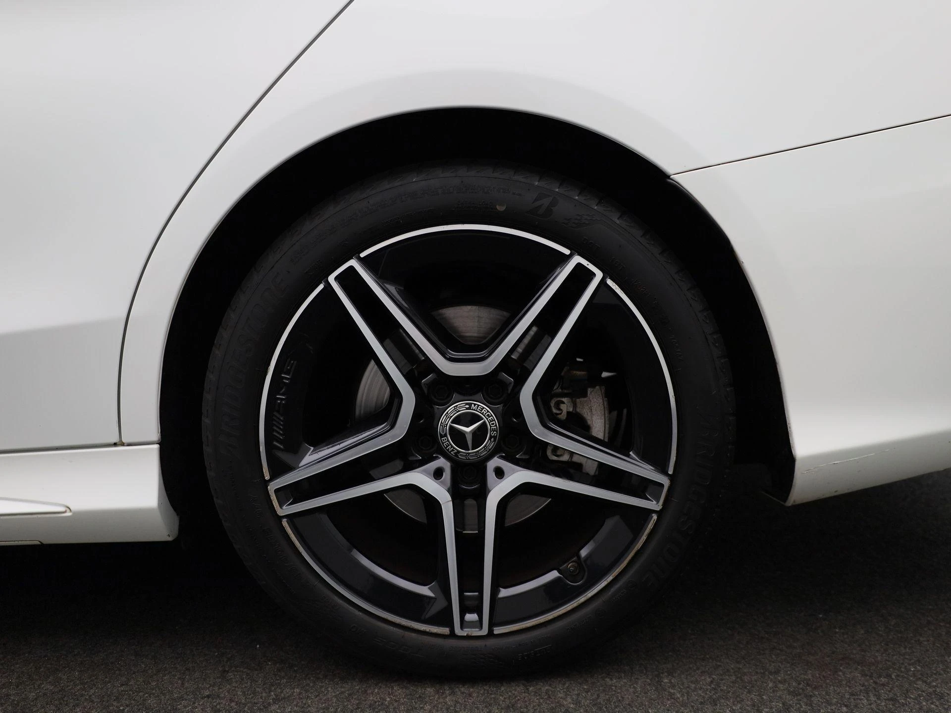 Mercedes-Benz-C-Klasse-image-12