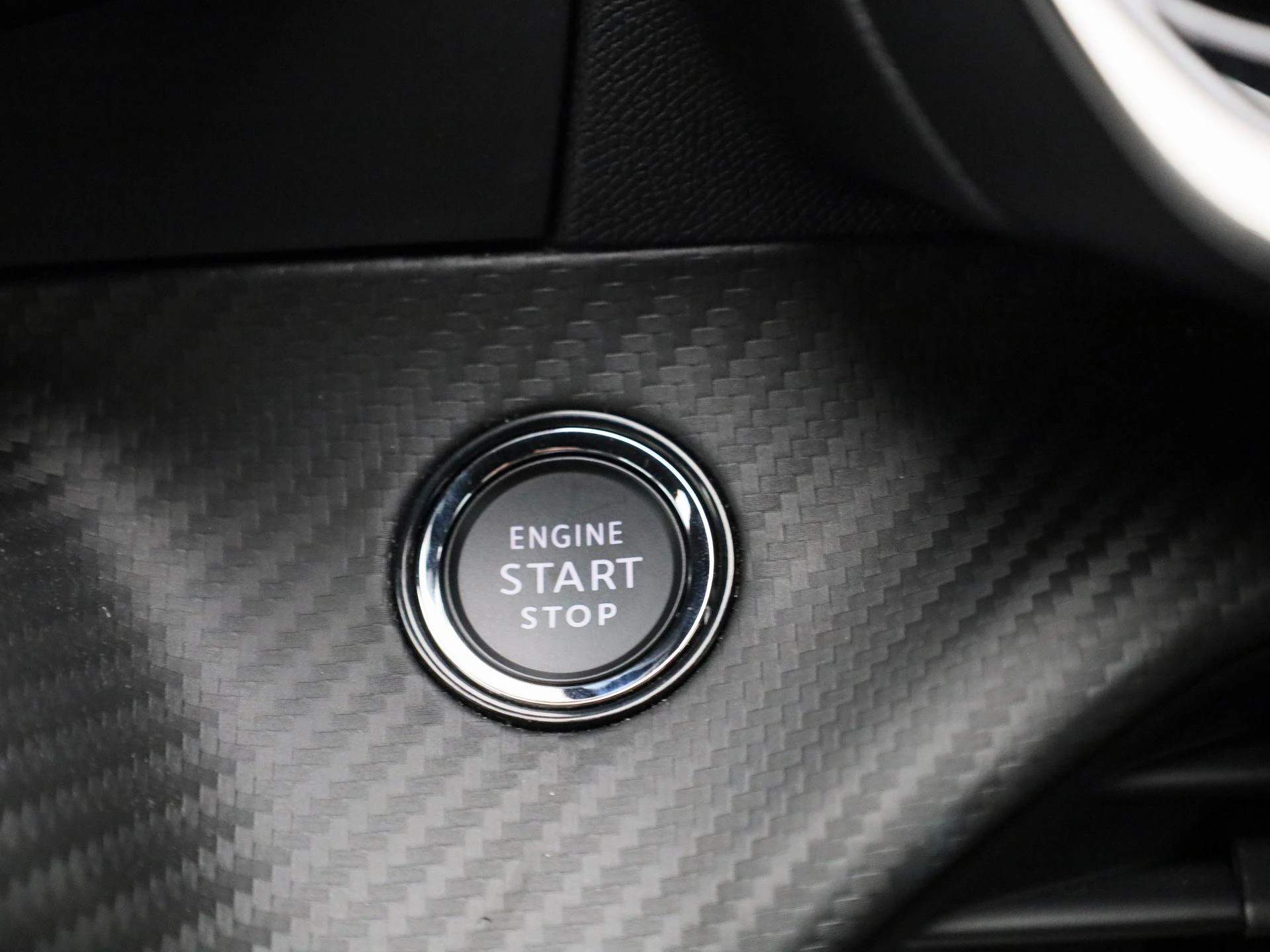 Peugeot-e-208-image-27
