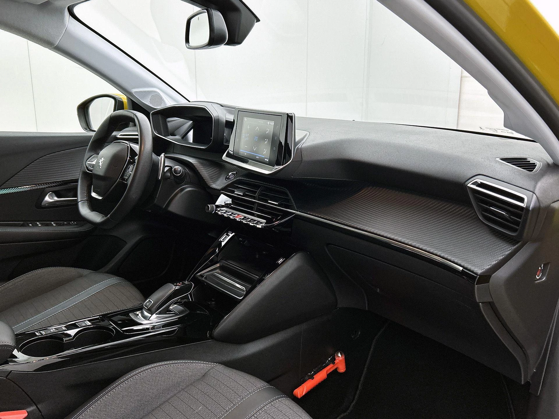 Peugeot-208-image-16