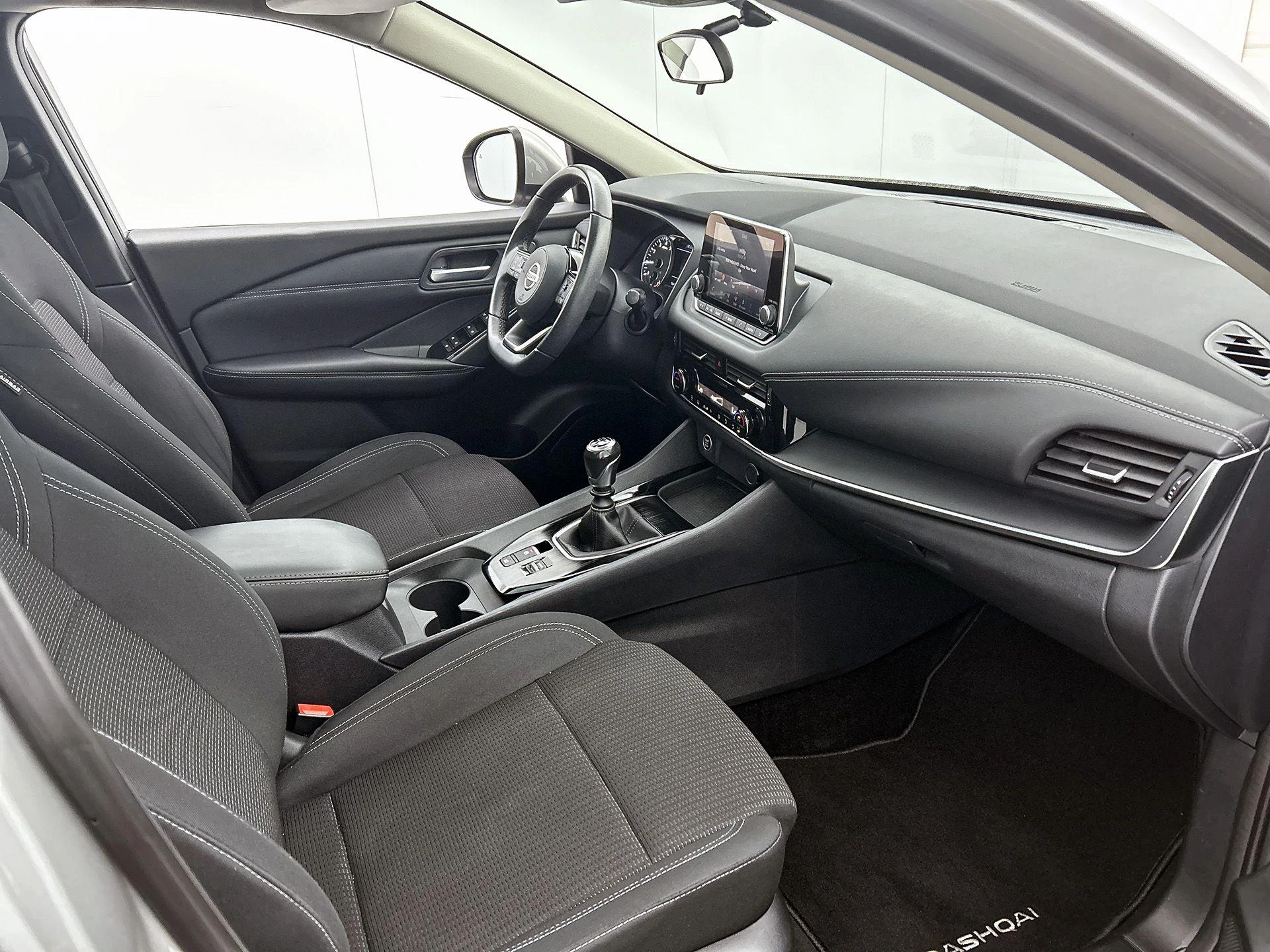 Nissan-QASHQAI-image-25