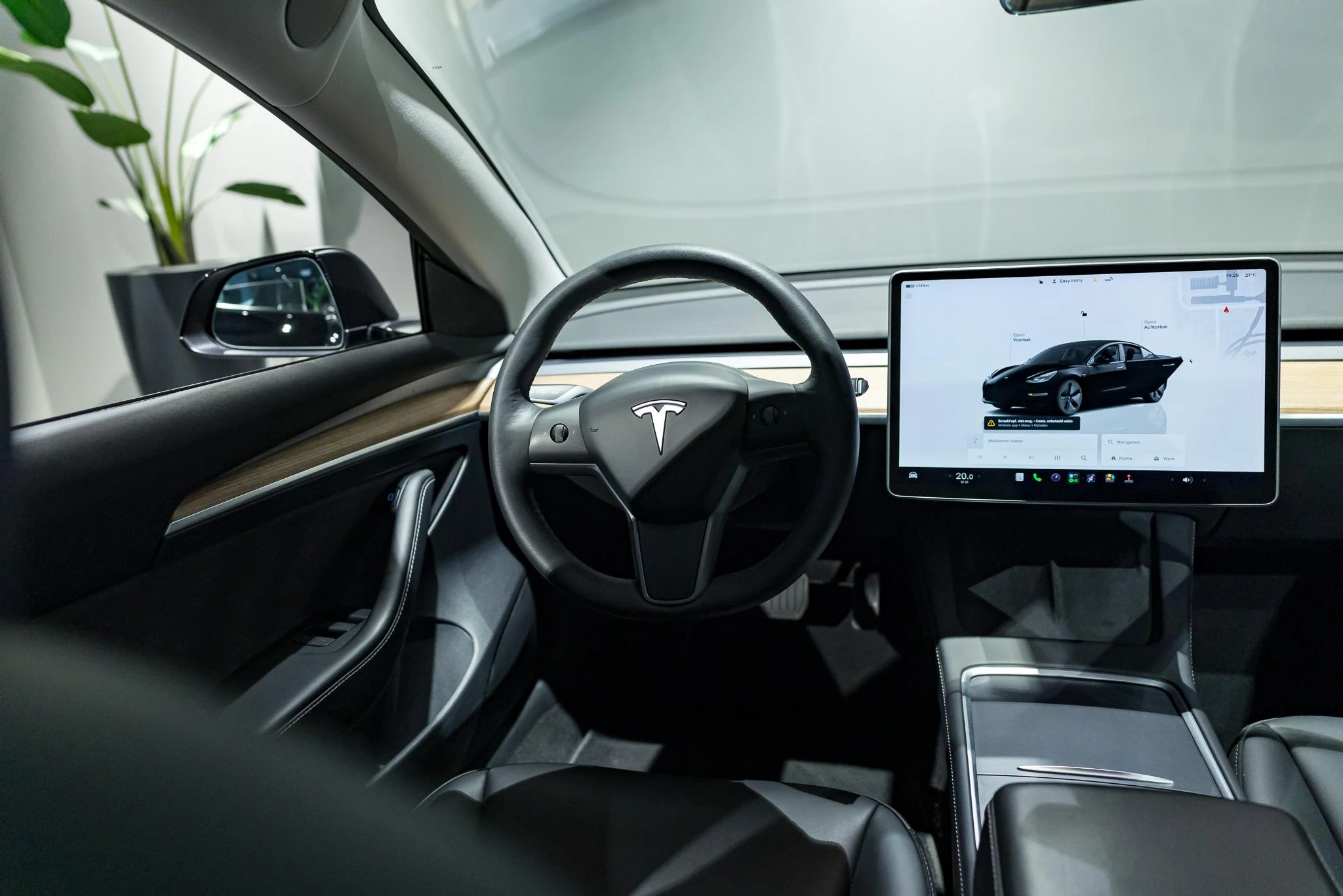 Tesla-Model 3-image-22