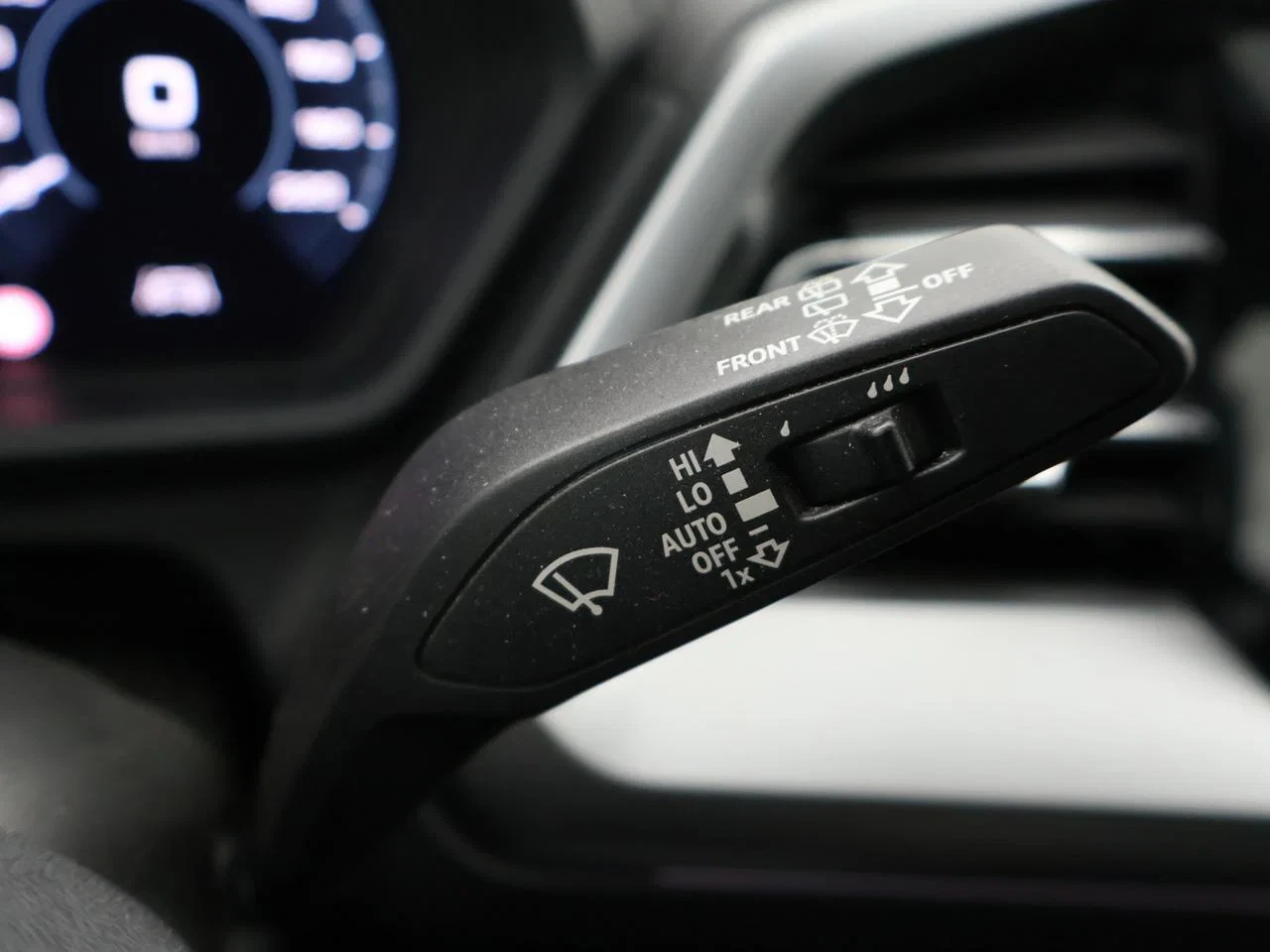 Audi-Q4 e-tron-image-19