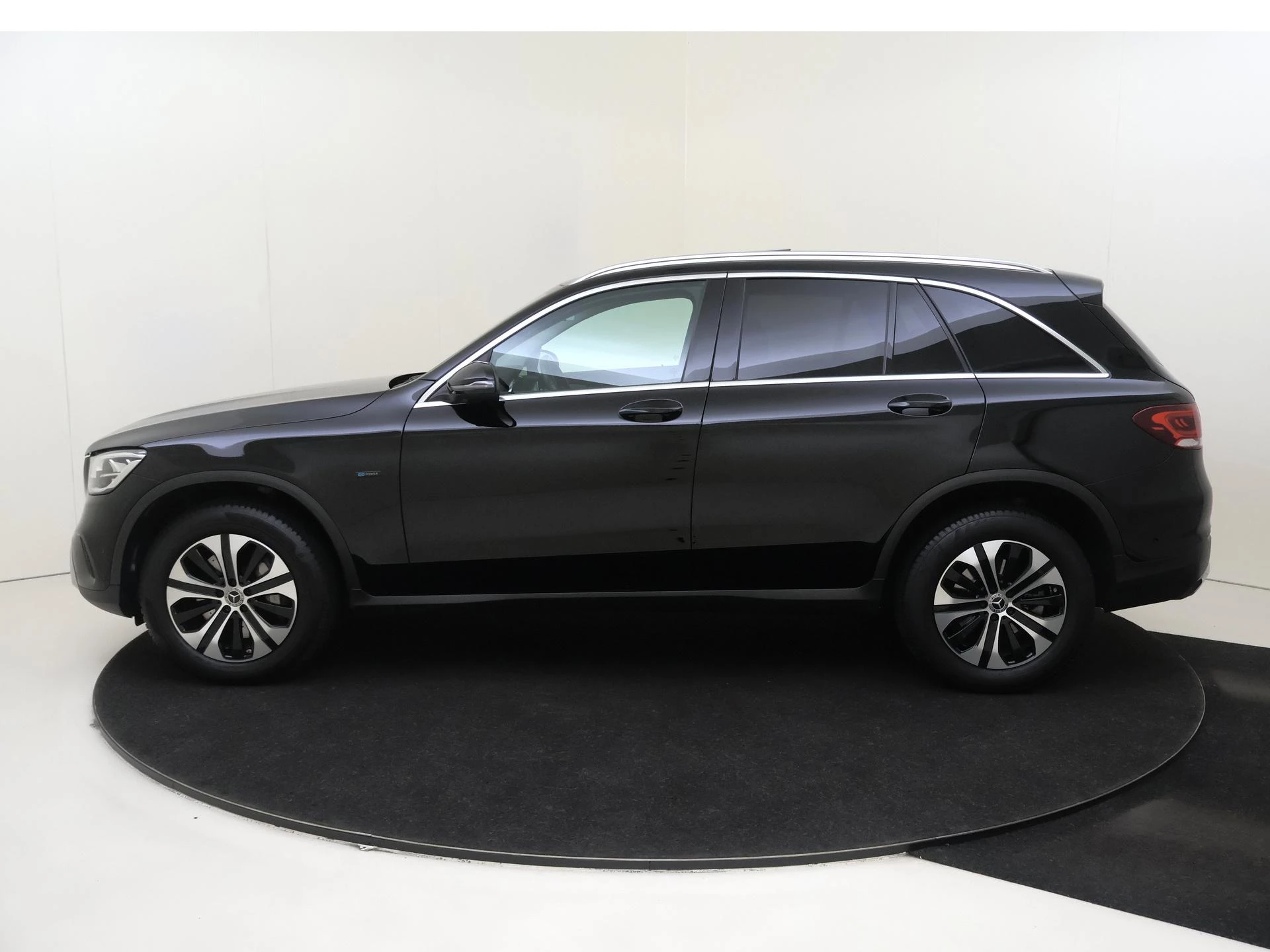 Mercedes-Benz-GLC-image-7
