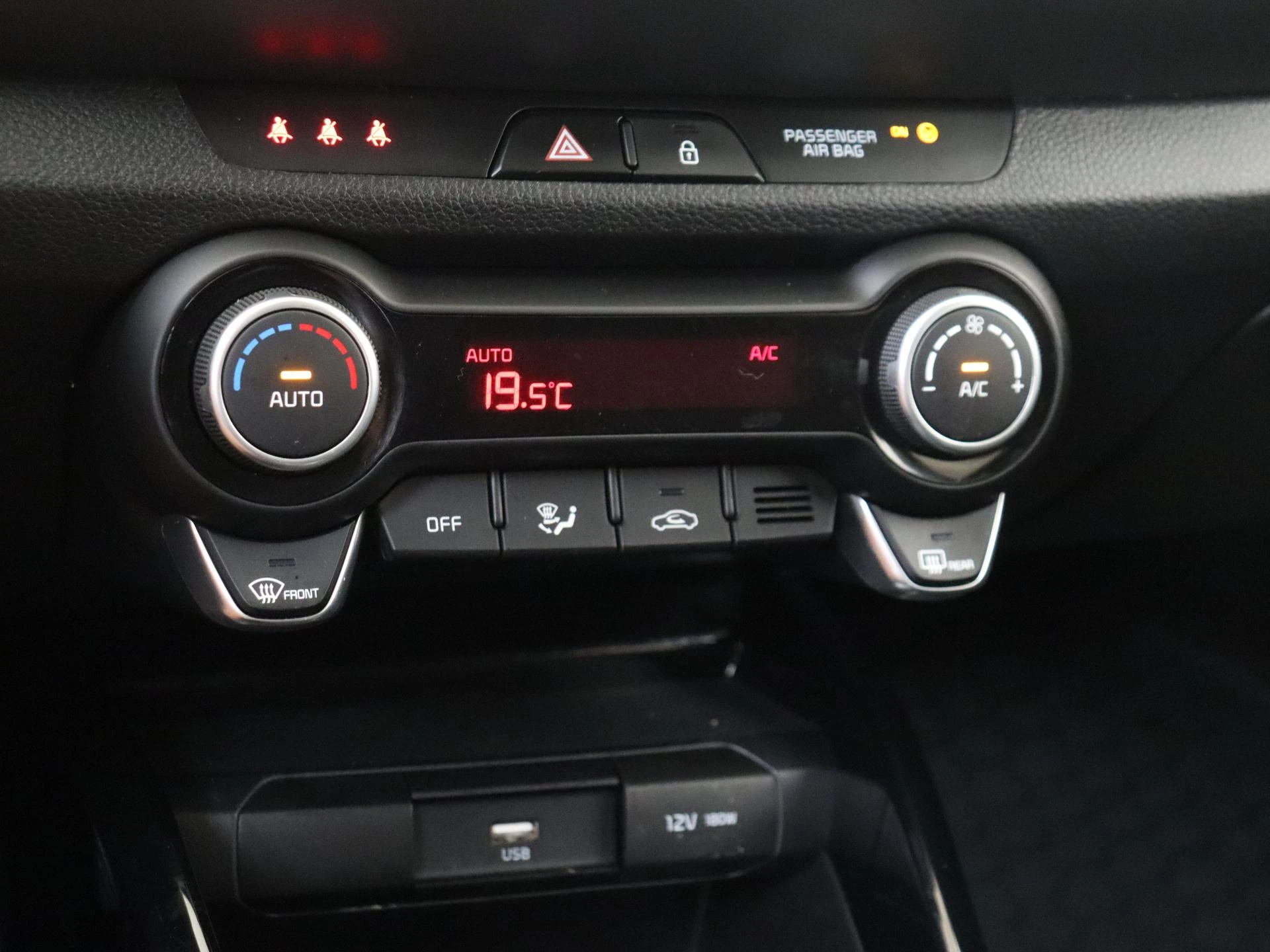 Kia-Stonic-image-18