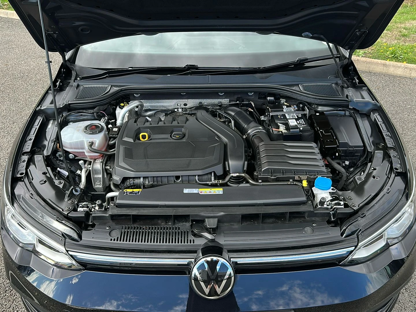 Volkswagen-Golf-image-13