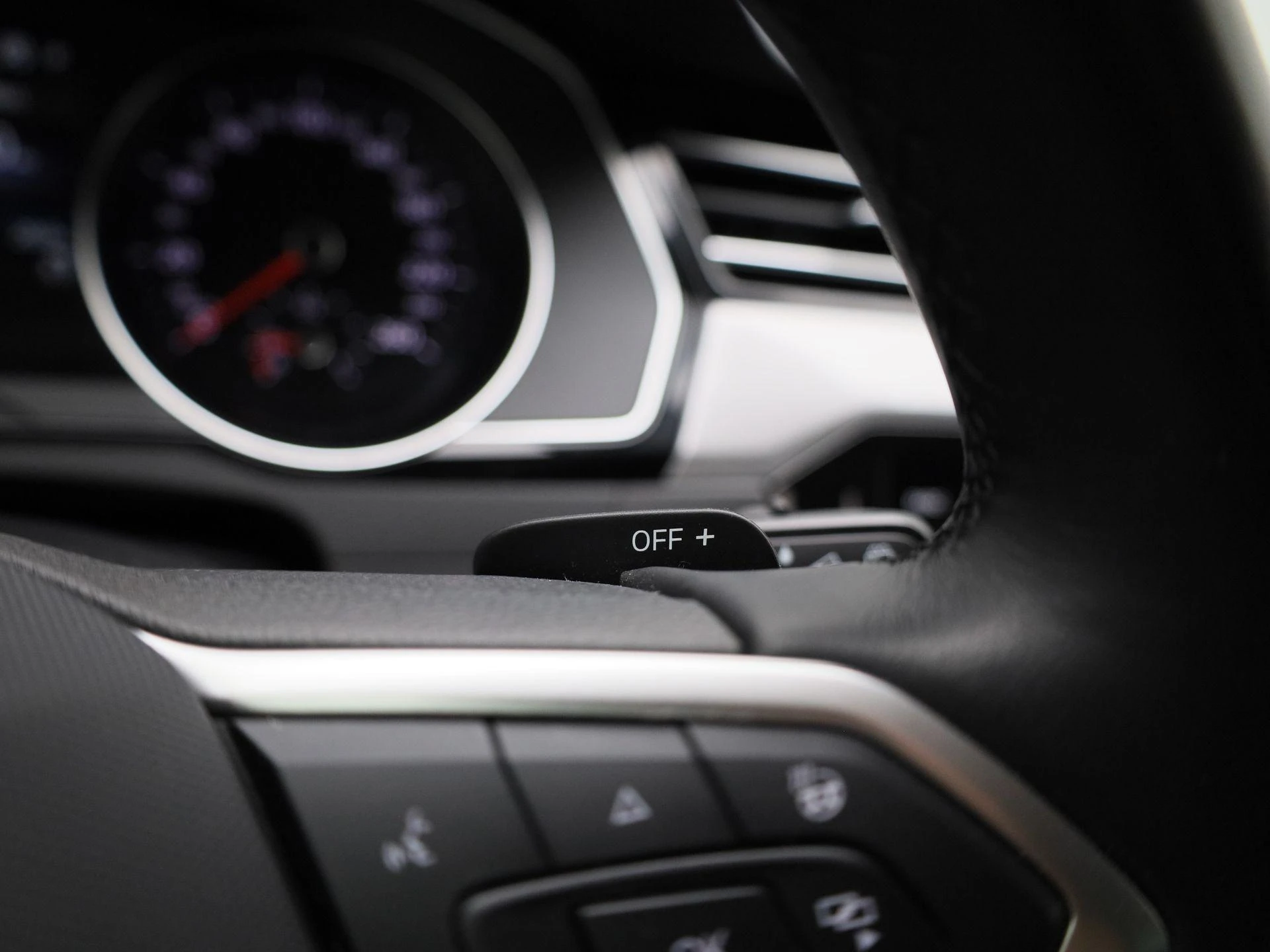 Volkswagen-Passat-image-18