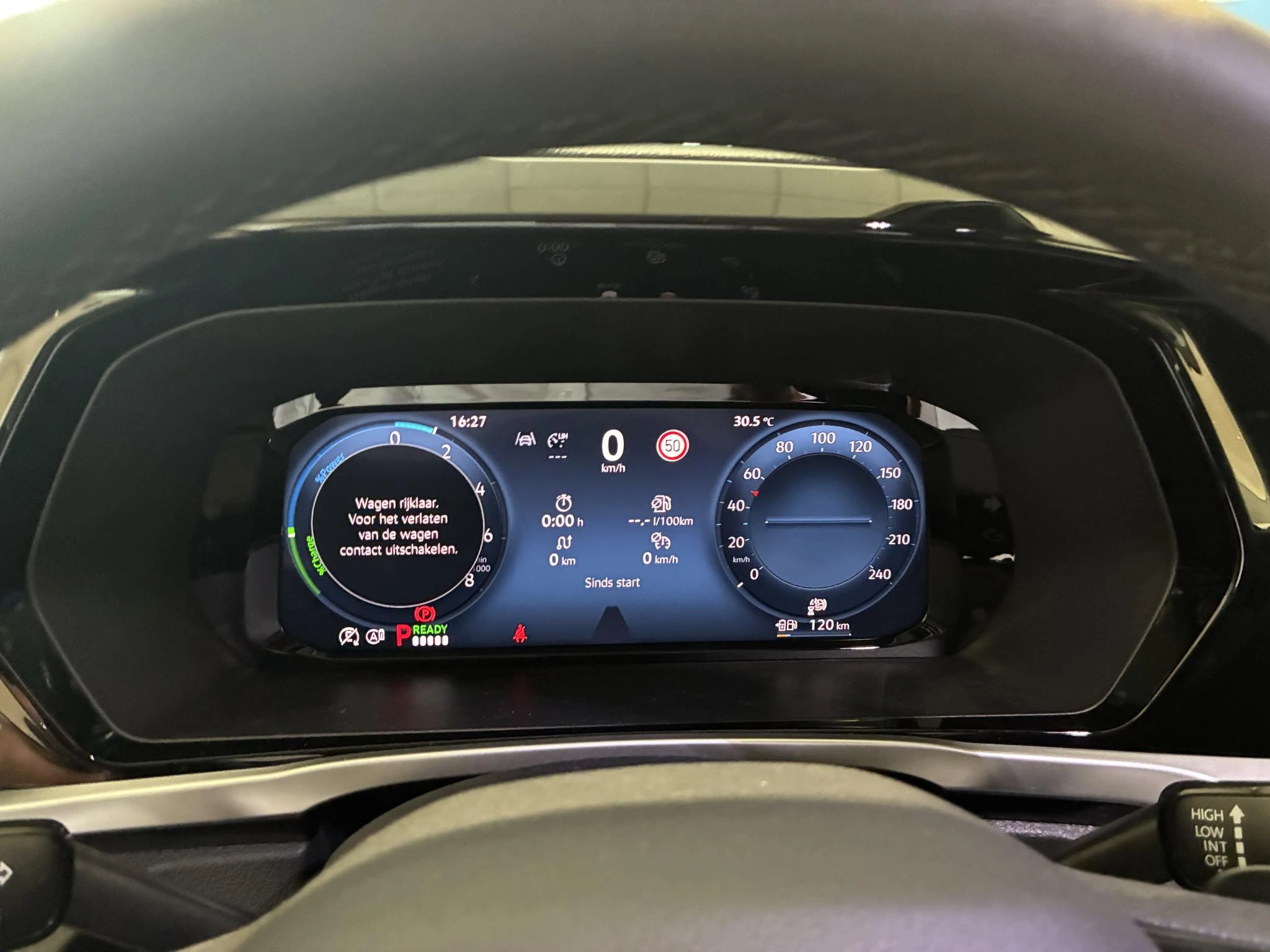 Ford Tourneo Connect 1.5 EcoBoost PHEV L2 Limited/Titanium