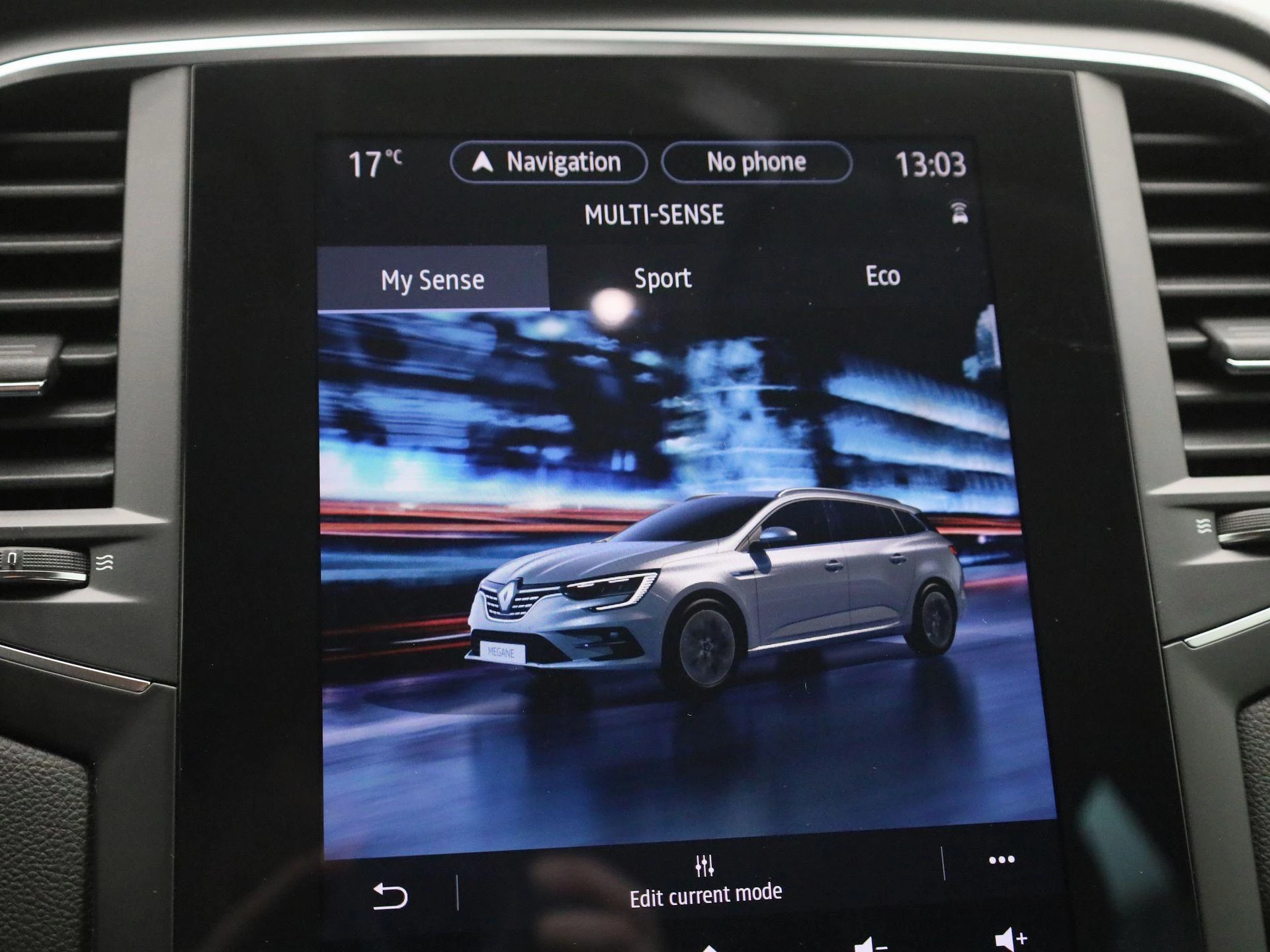 Renault-Mégane Estate-image-24