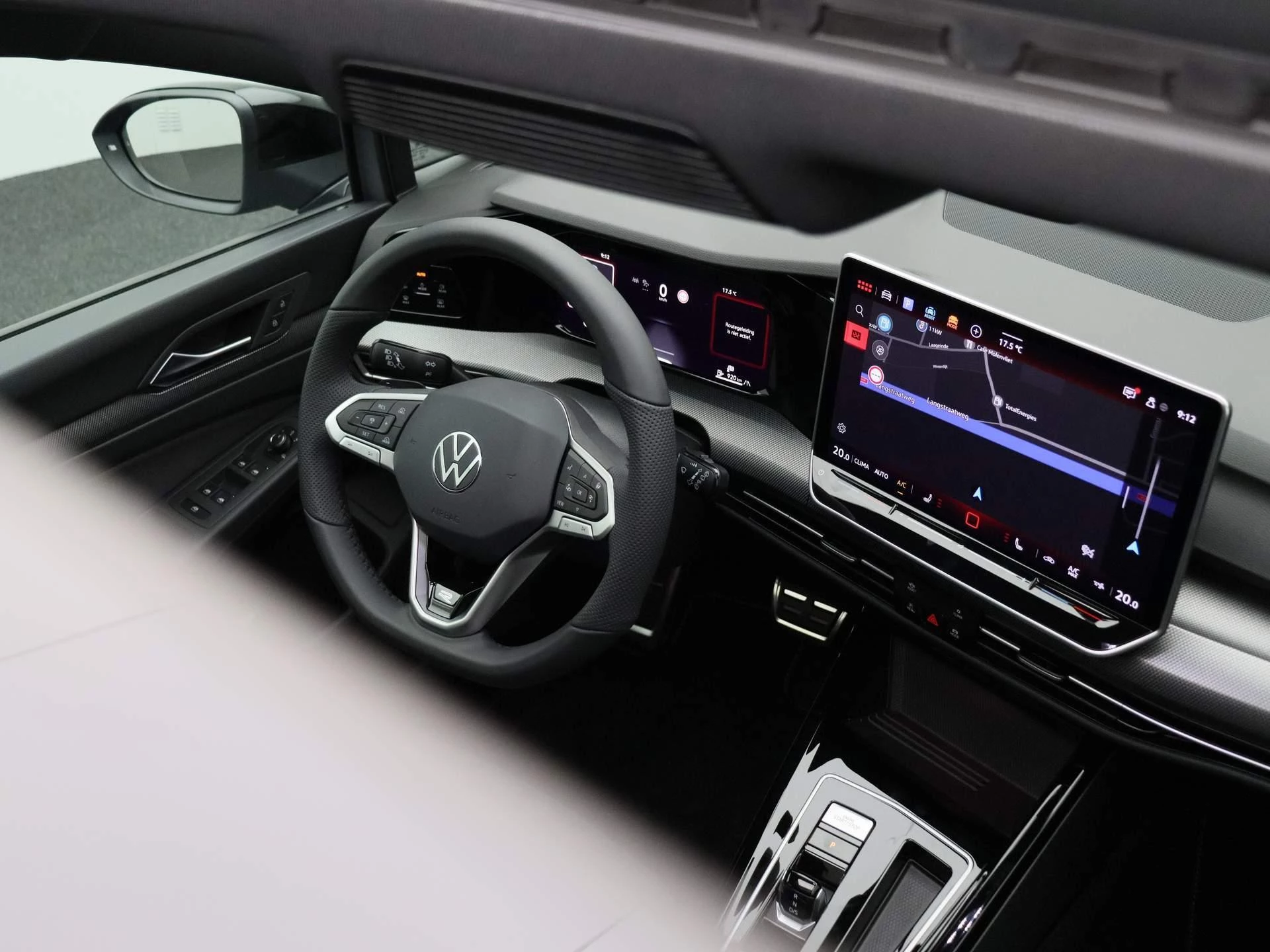 Volkswagen-Golf-image-42