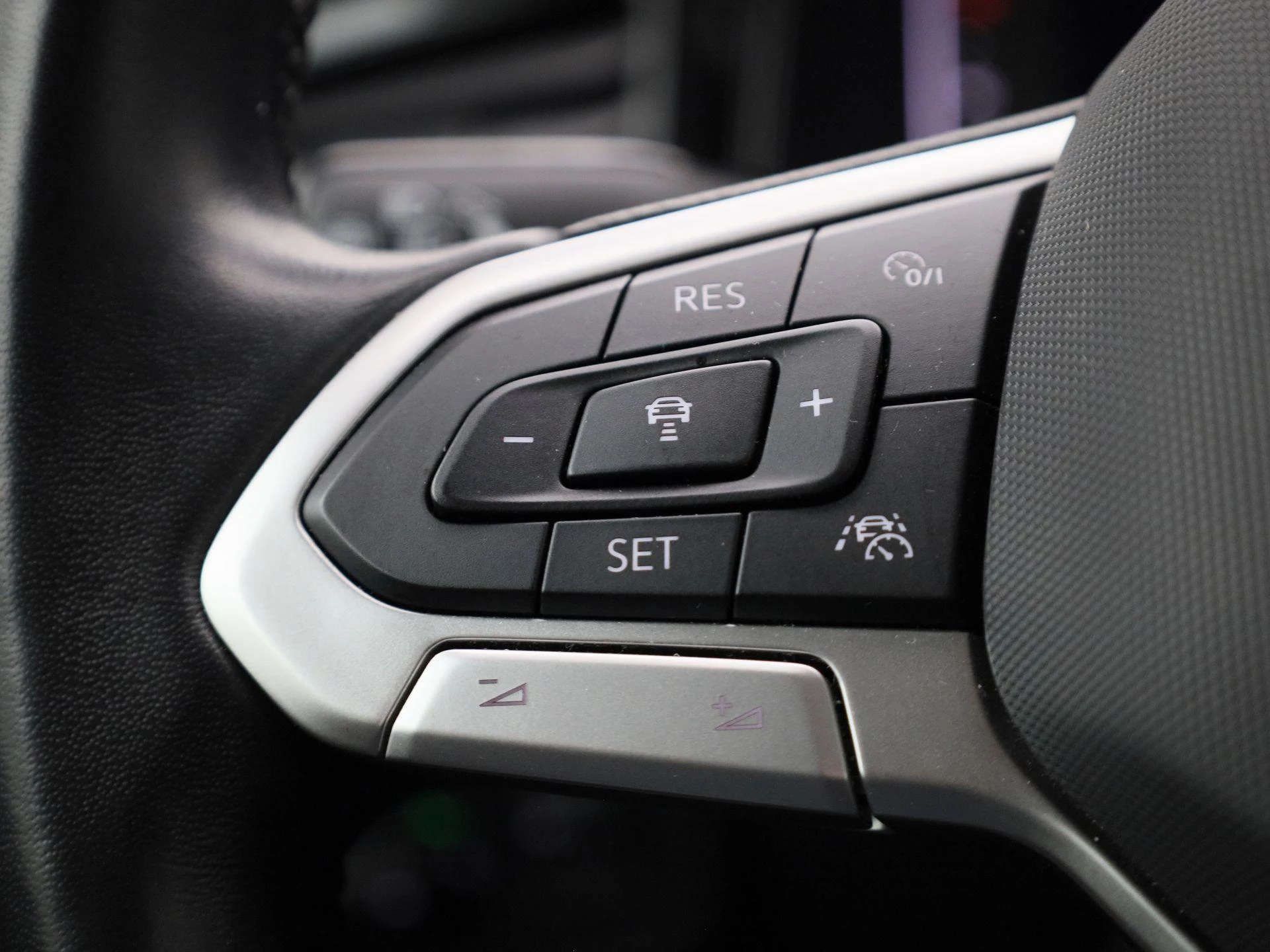 Volkswagen-Polo-image-17
