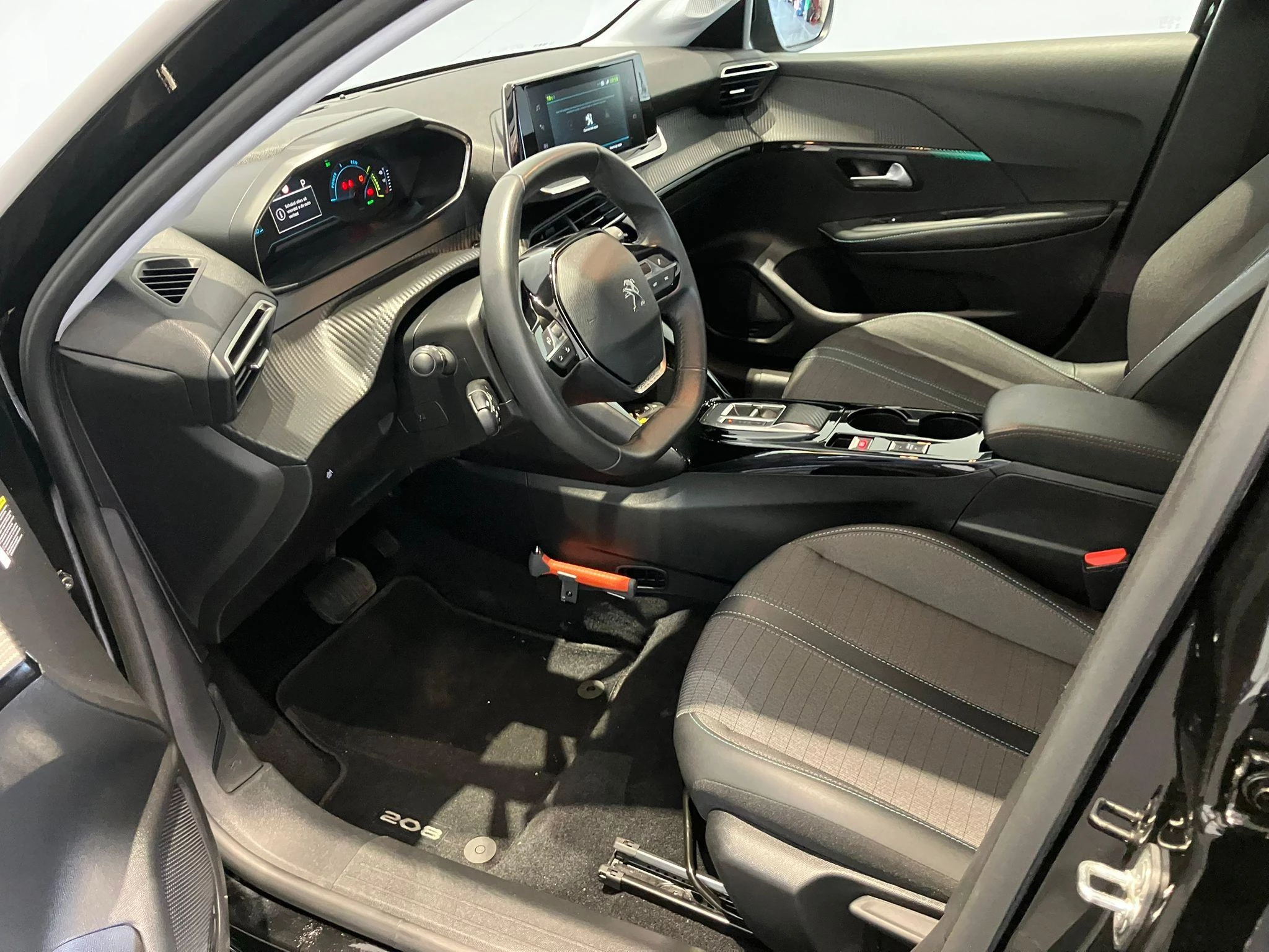 Peugeot e-208