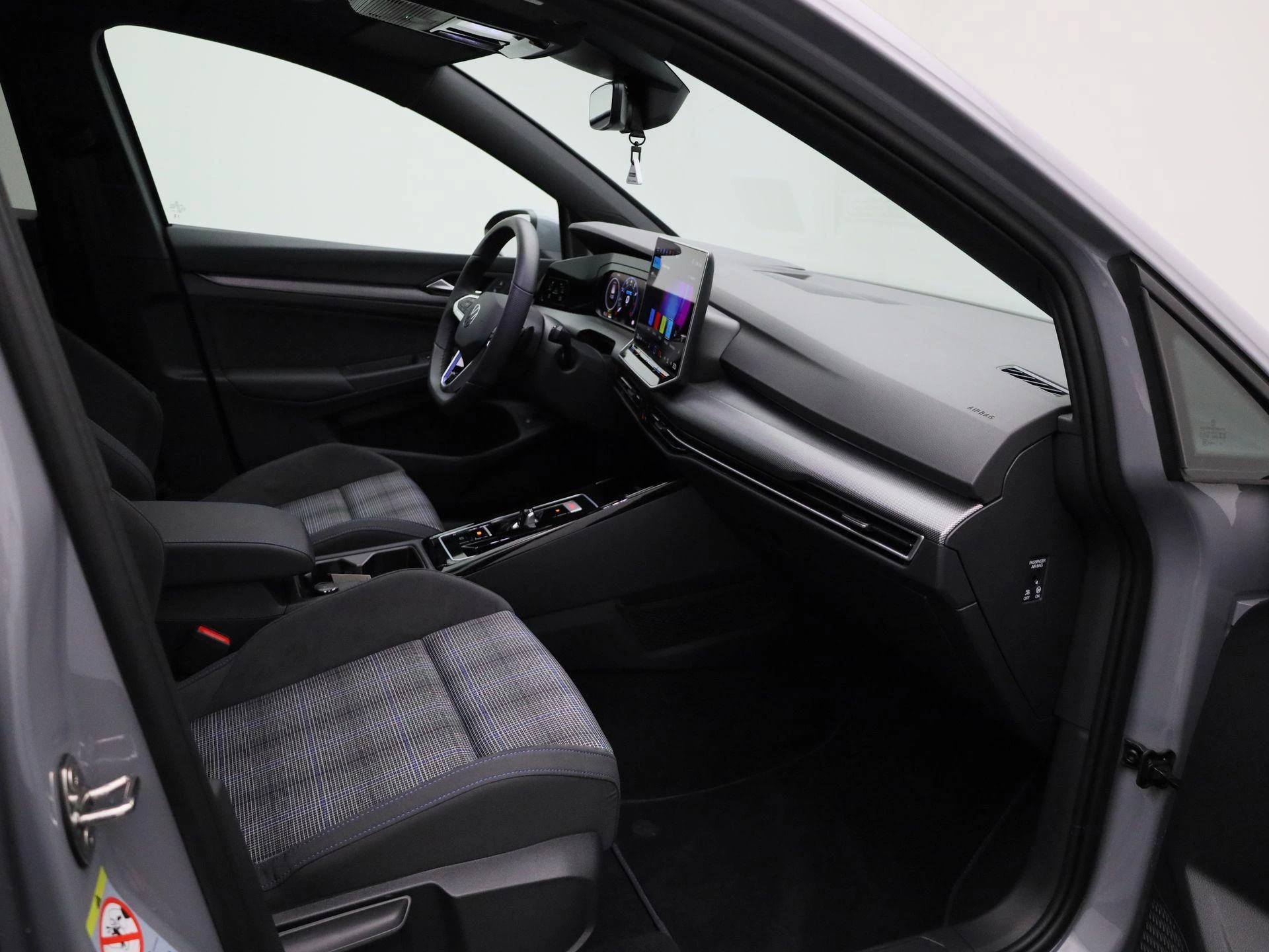 Volkswagen-Golf-image-35
