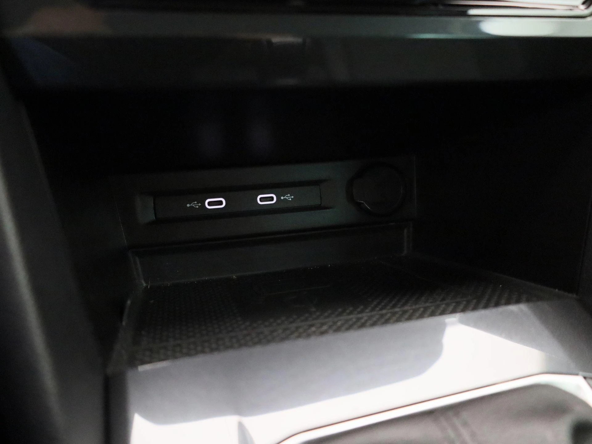Volkswagen-Tiguan-image-24