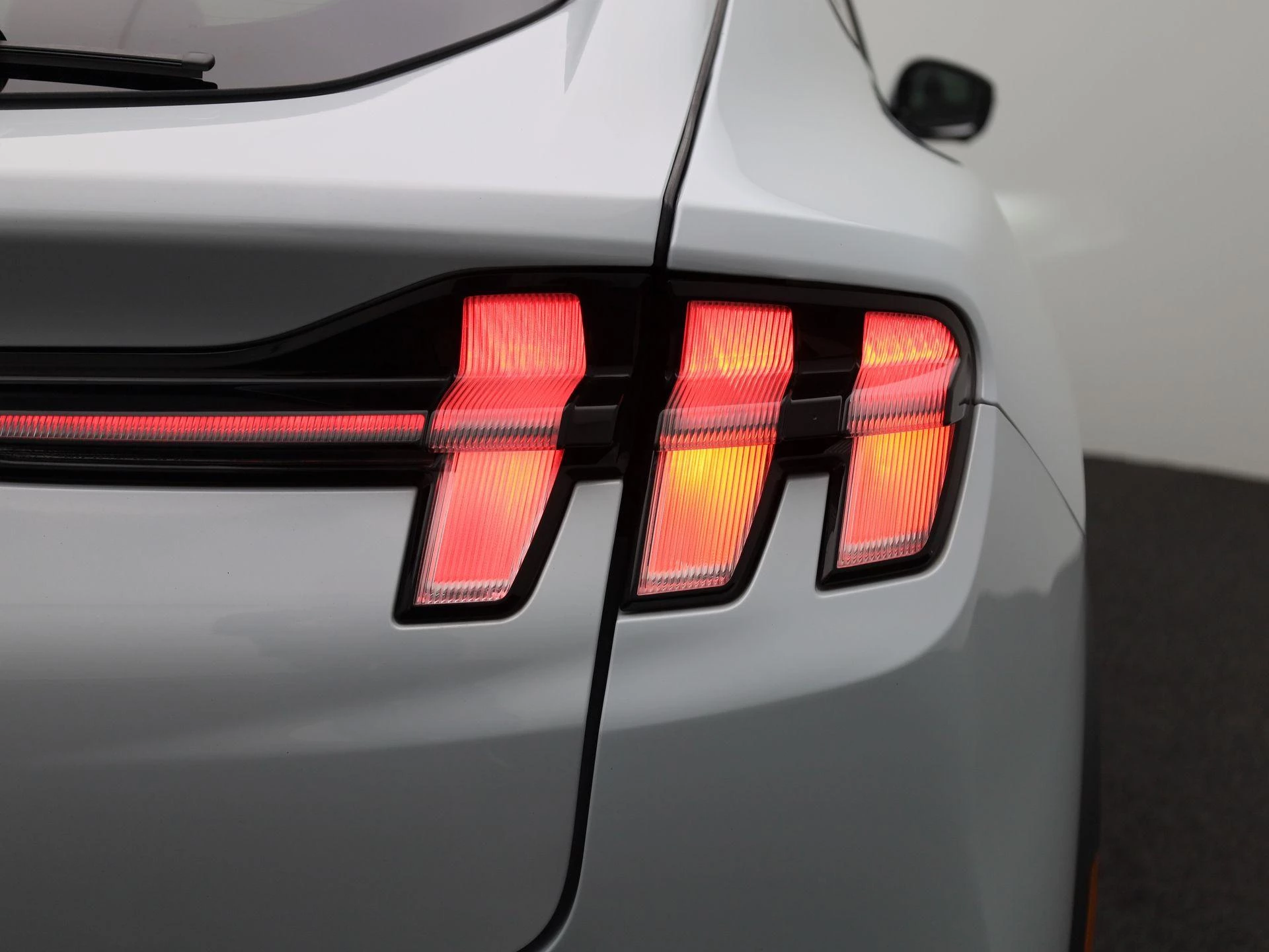Ford Mustang Mach-E Extended RWD 98 kWh