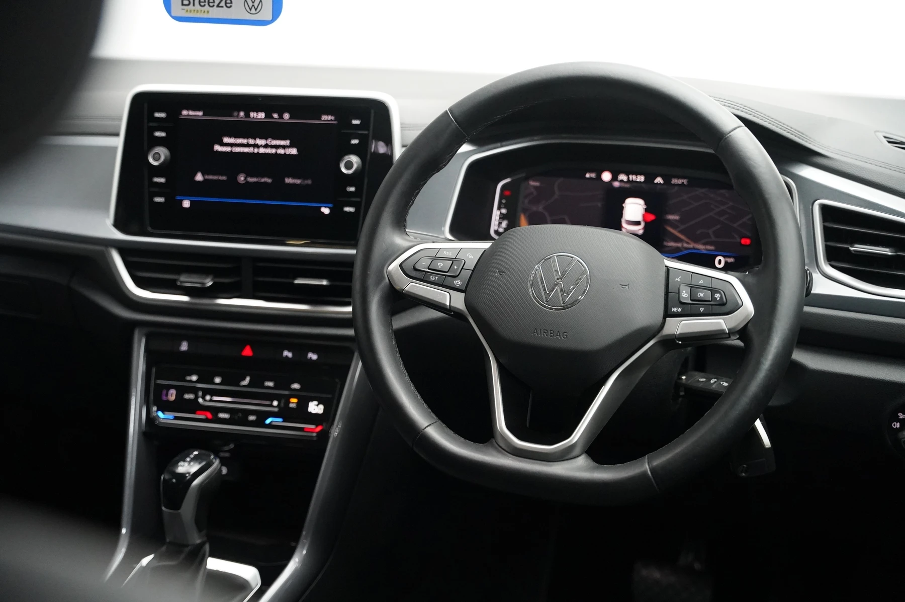 Volkswagen-T-Roc-image-8