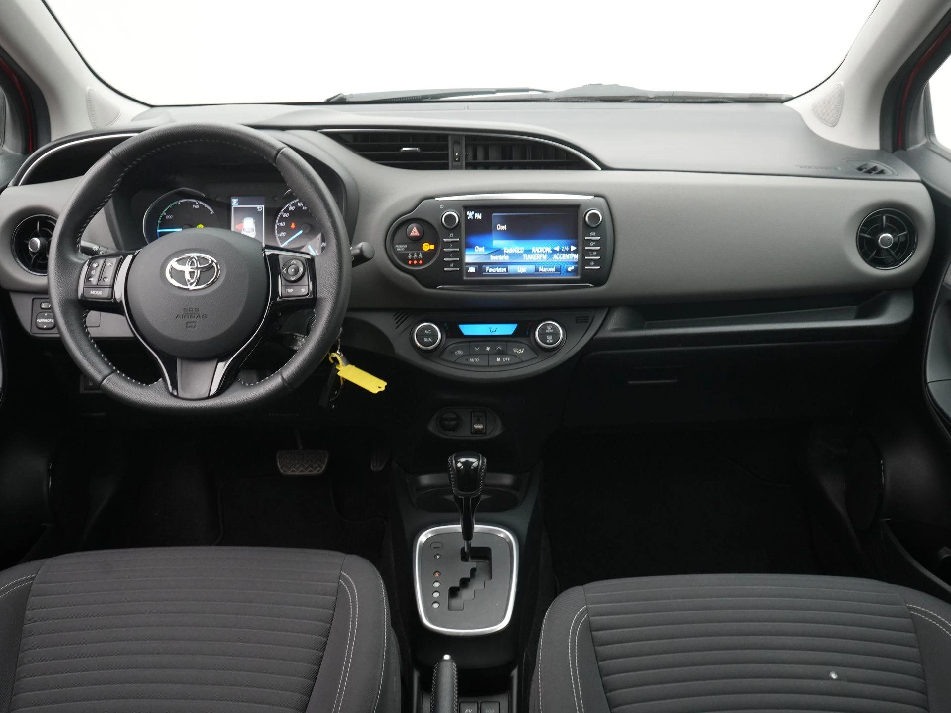 Toyota-Yaris-image-6