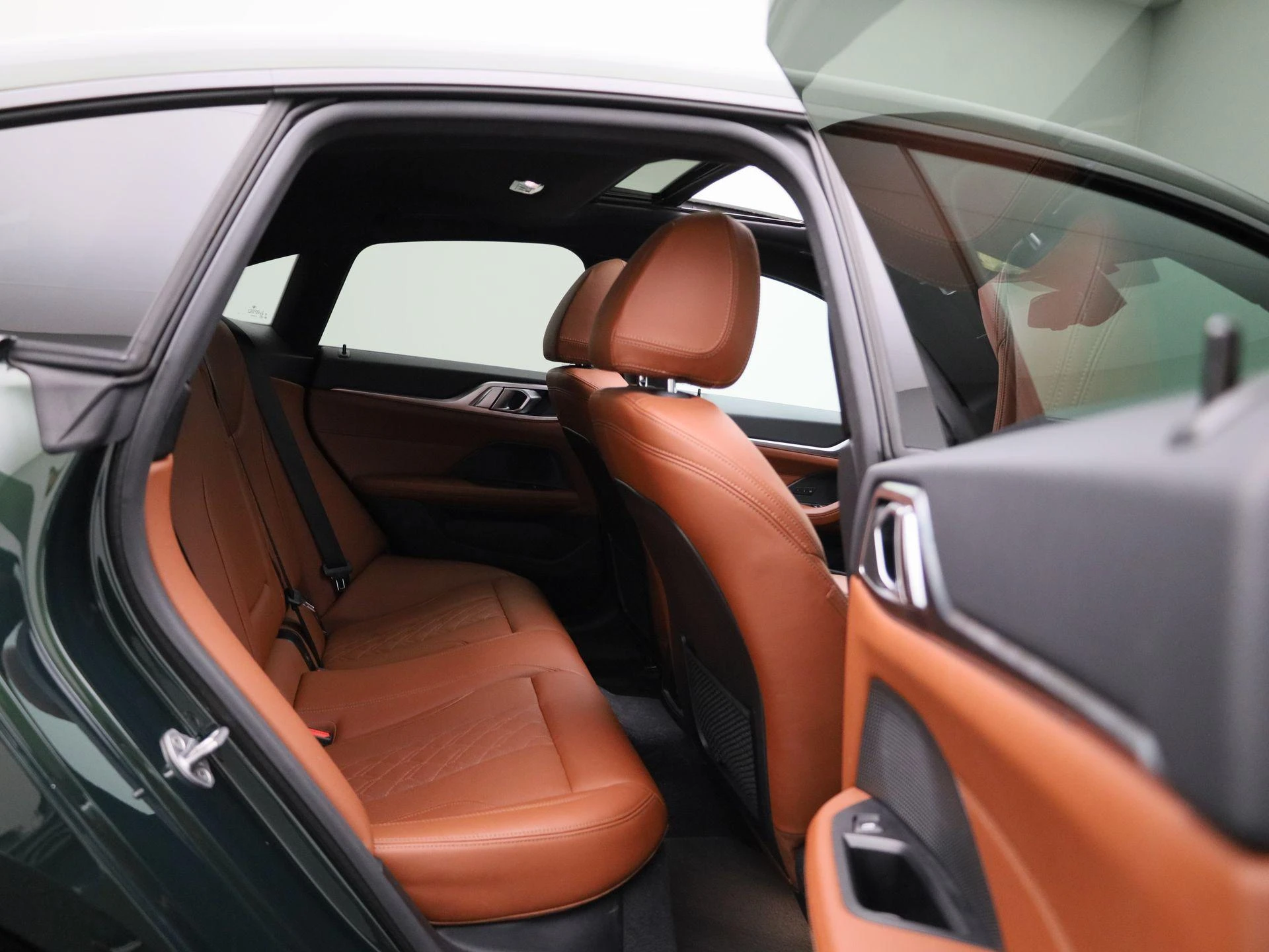 BMW-i4-image-43