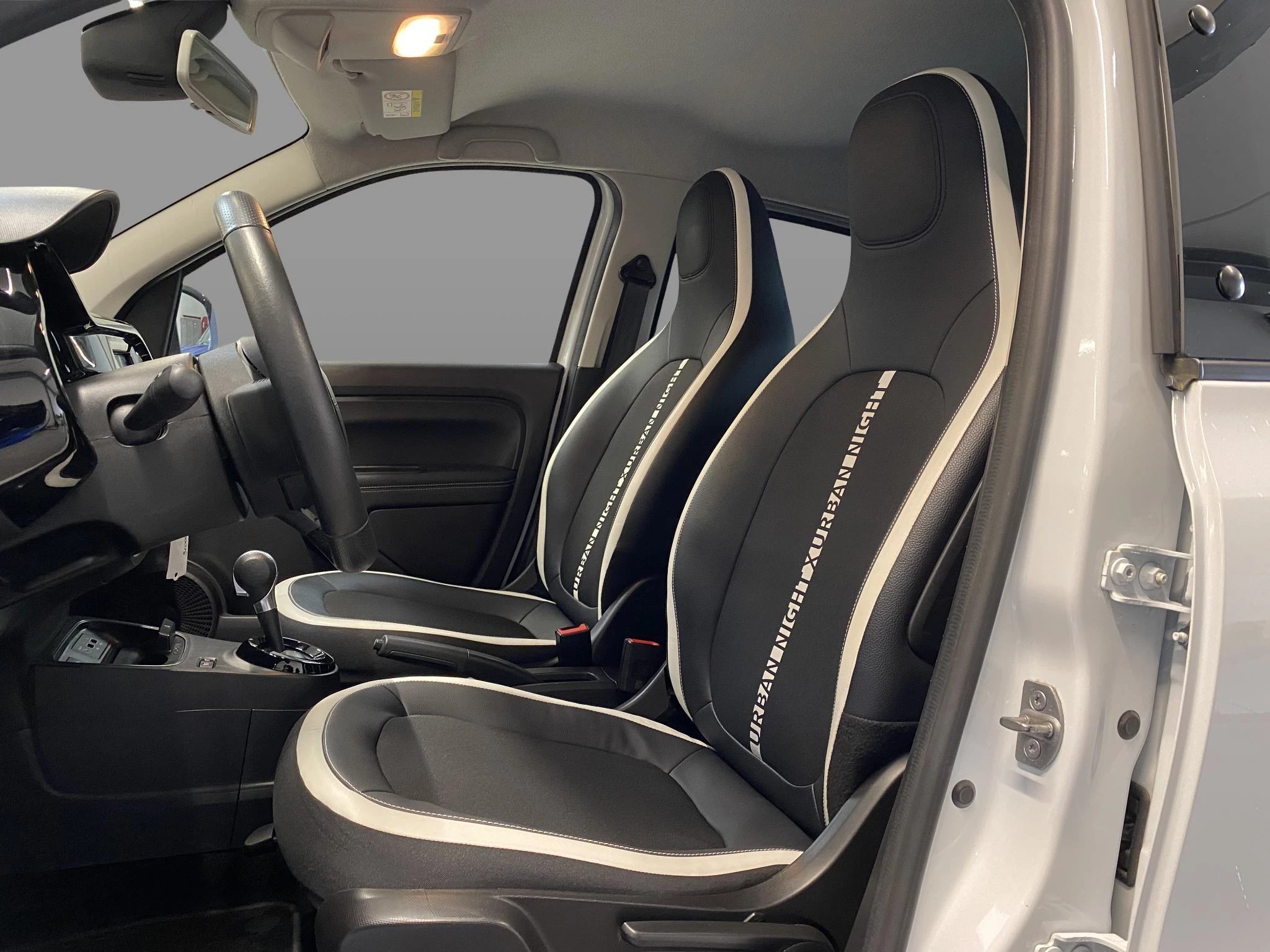 Renault-Twingo-image-13