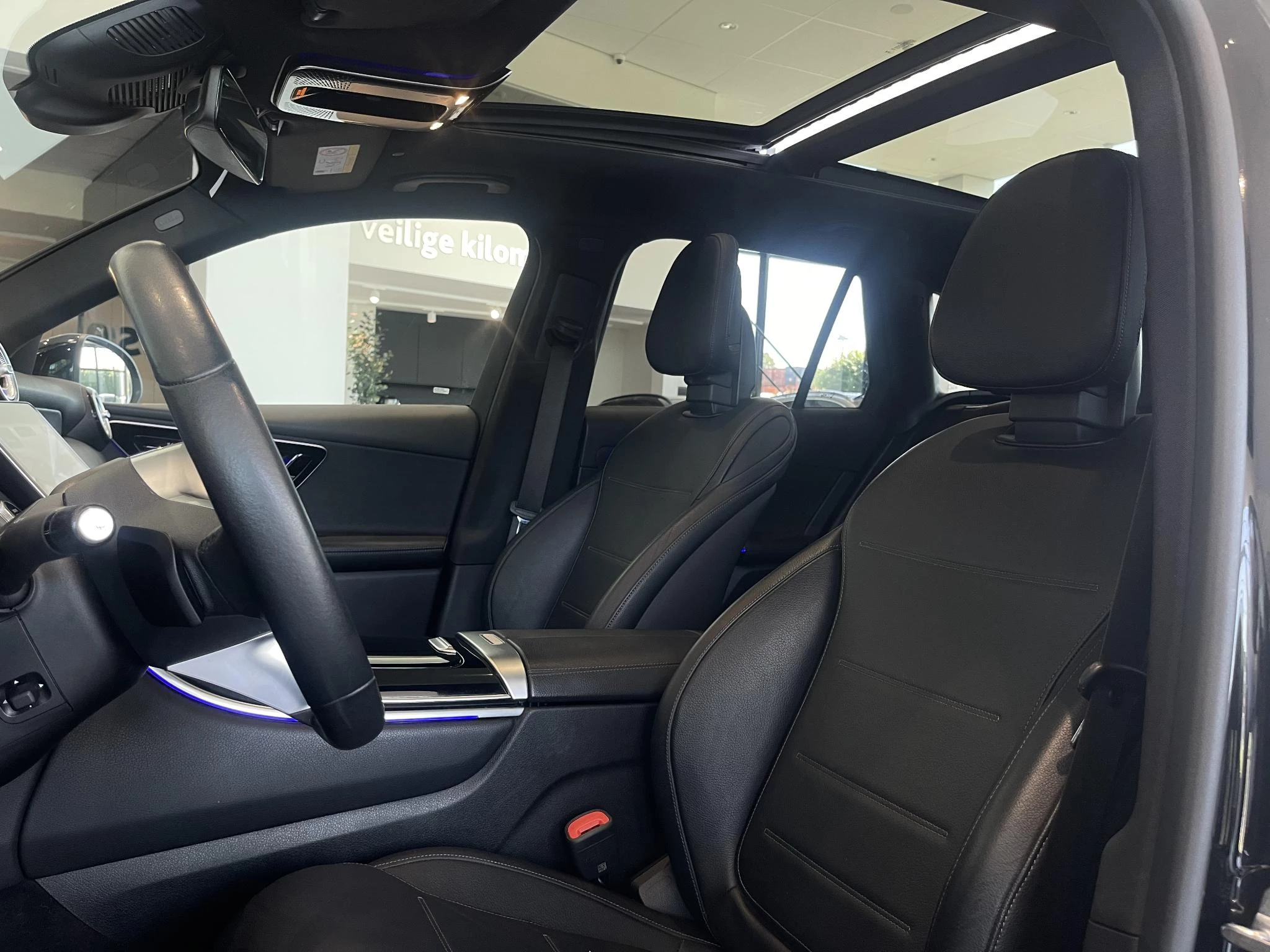 Mercedes-Benz GLC 300 e 4MATIC Luxury Line + LEDER + DIGITAL LIGHT + PANORAMISCH DAK +