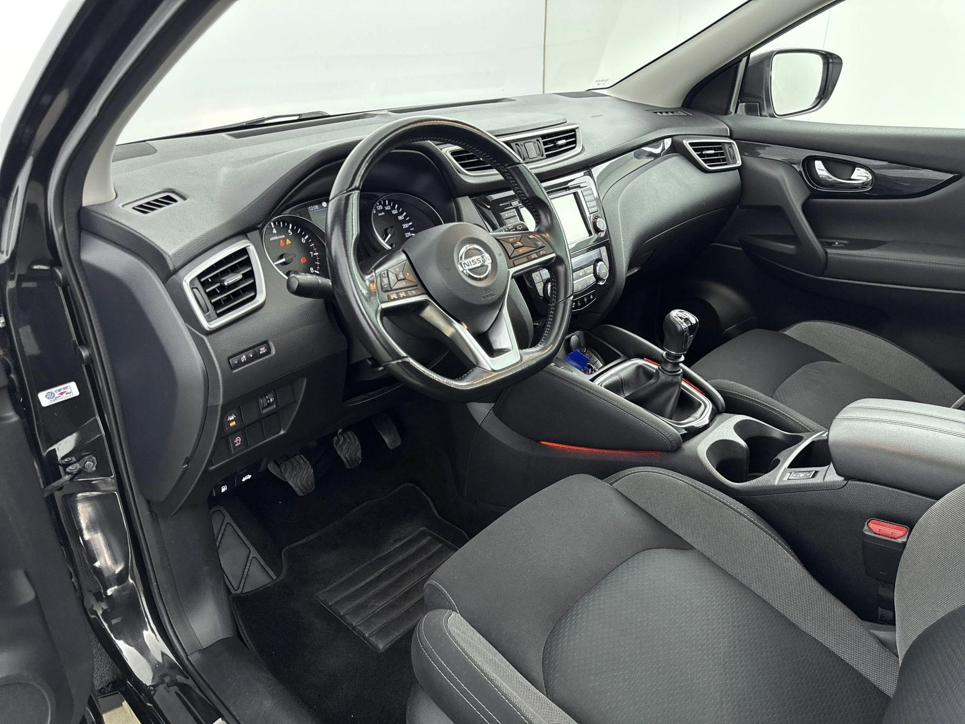 Nissan-QASHQAI-image-16