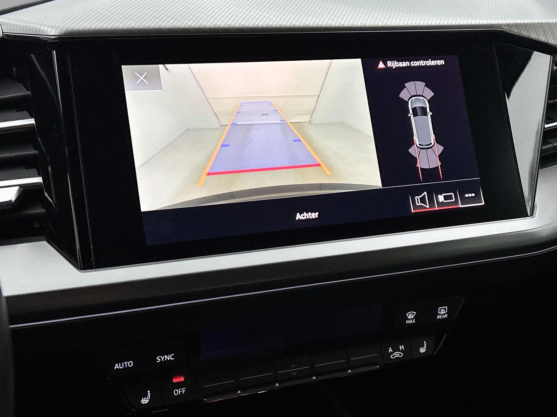 Audi-Q4 e-tron-image-21