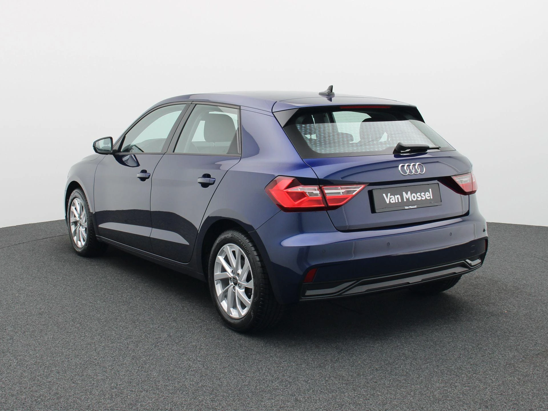 Audi-A1 Sportback-image-1