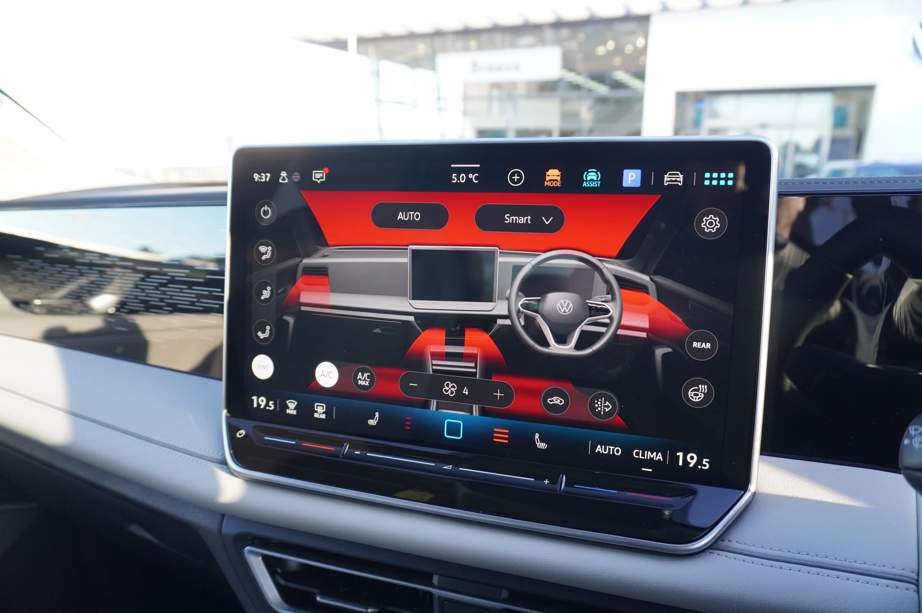 Volkswagen-Tiguan-image-18