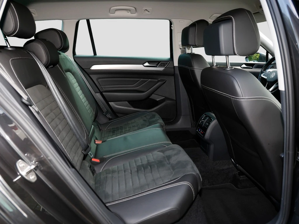 Volkswagen-Passat-image-9