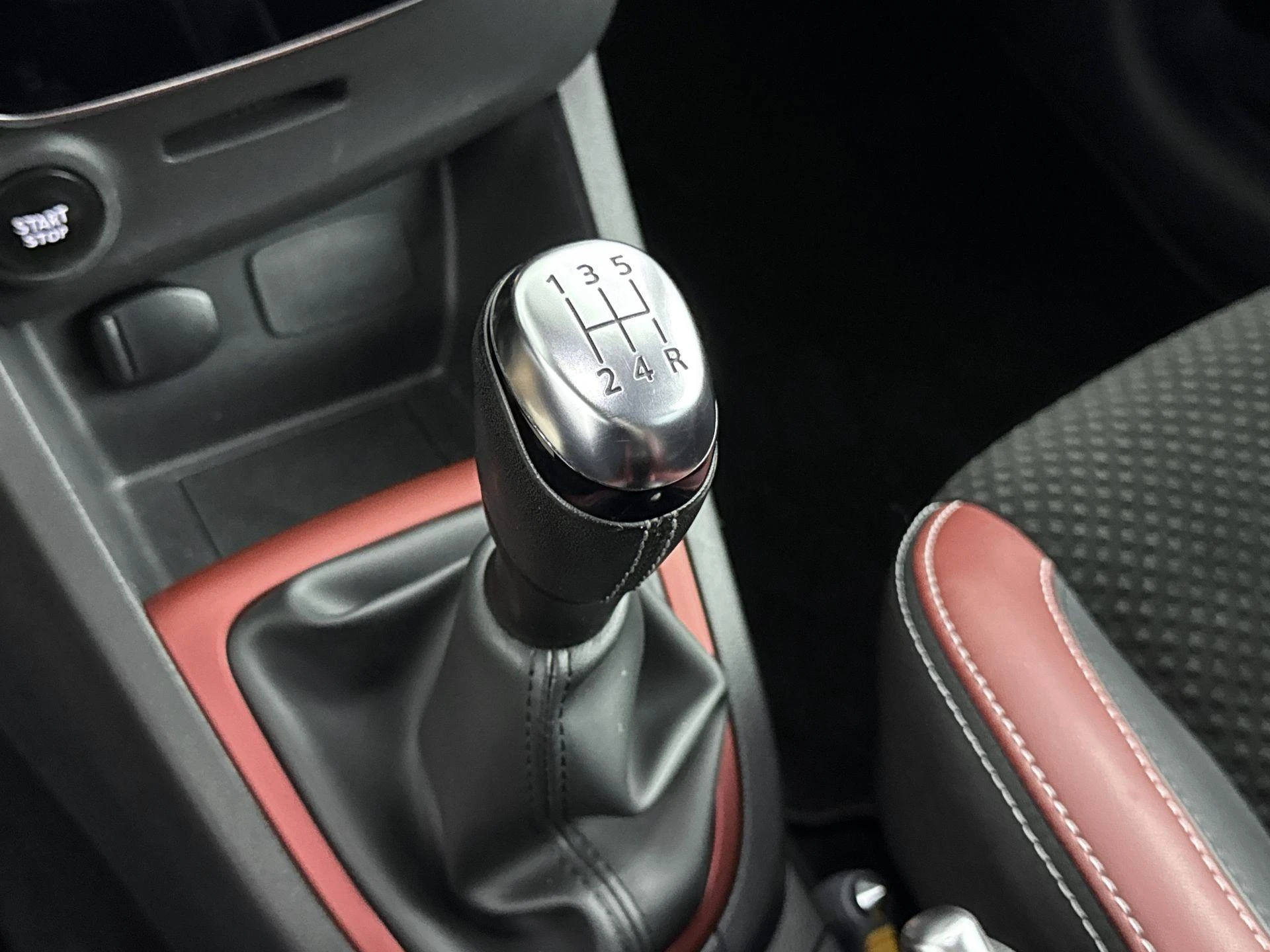 Renault-Clio-image-13