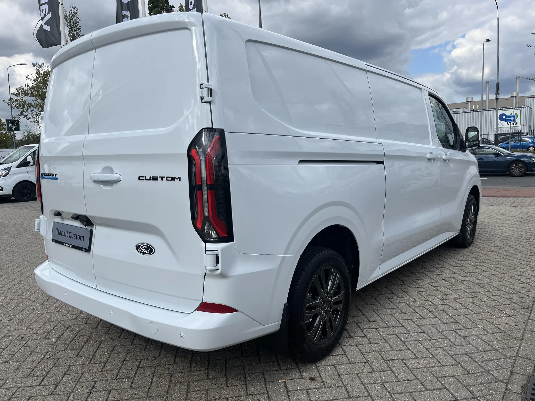 Ford-E-Transit-image-3
