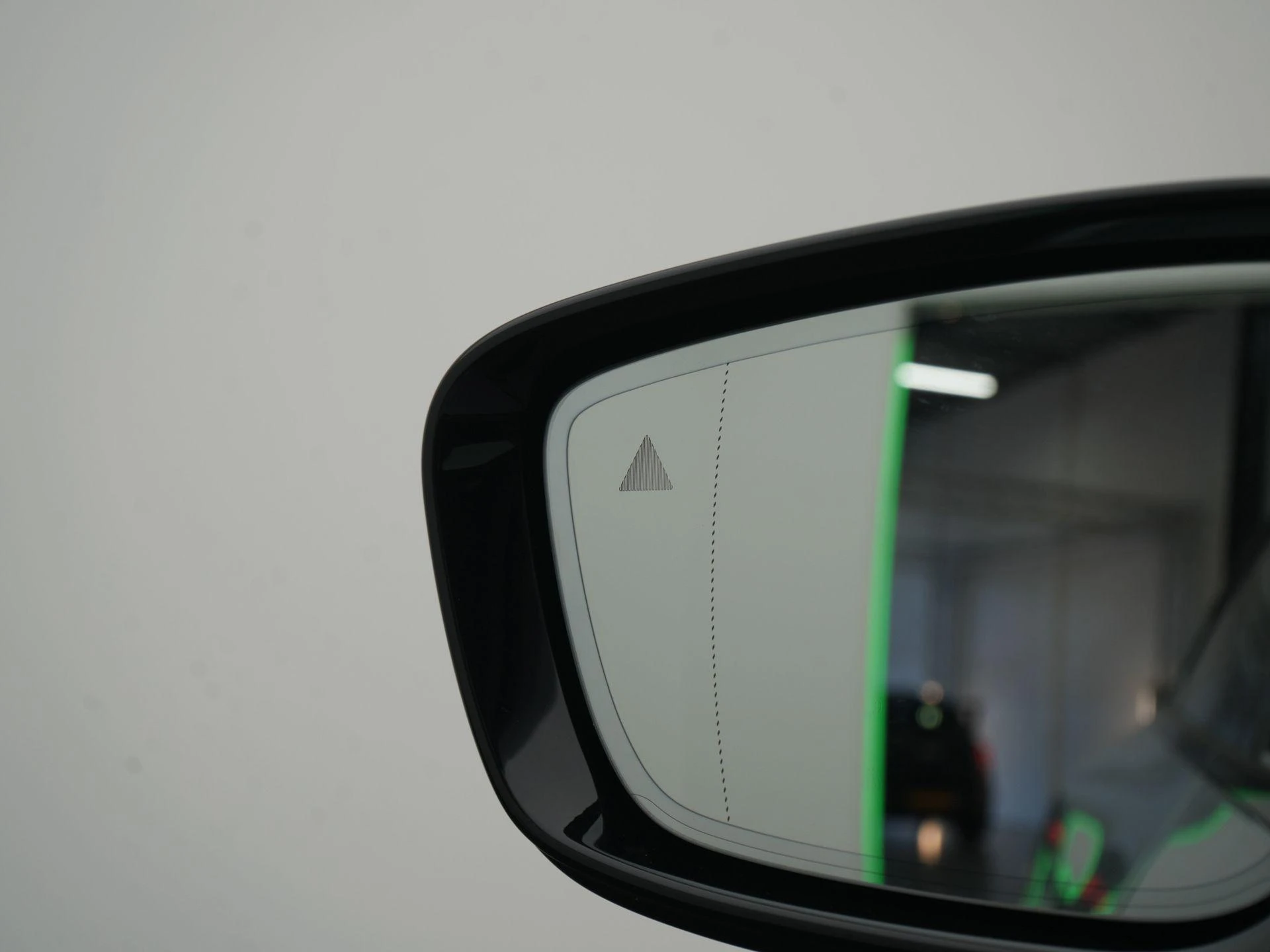 BMW-i4-image-33