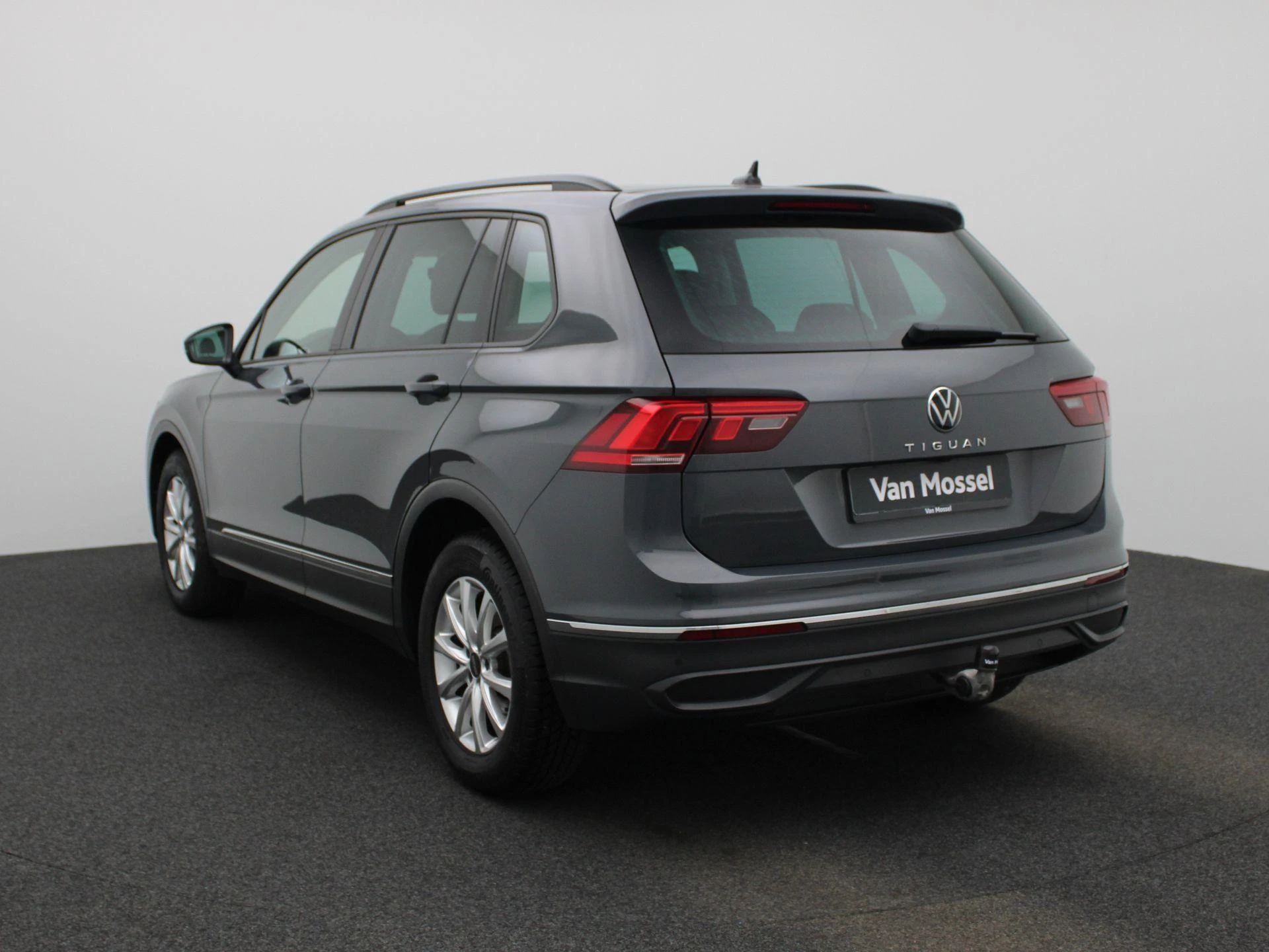 Volkswagen-Tiguan-image-1