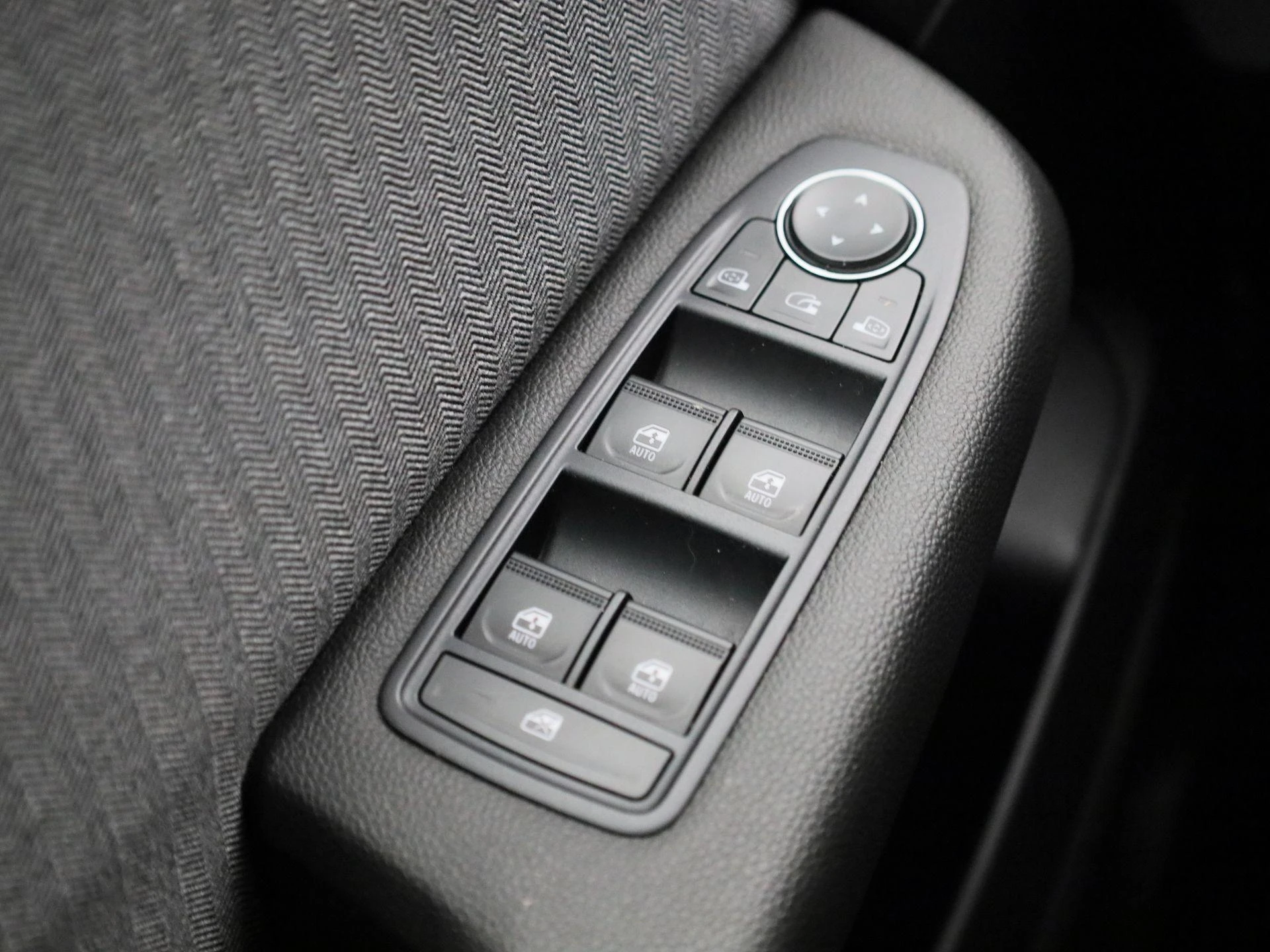 Renault-Clio-image-27