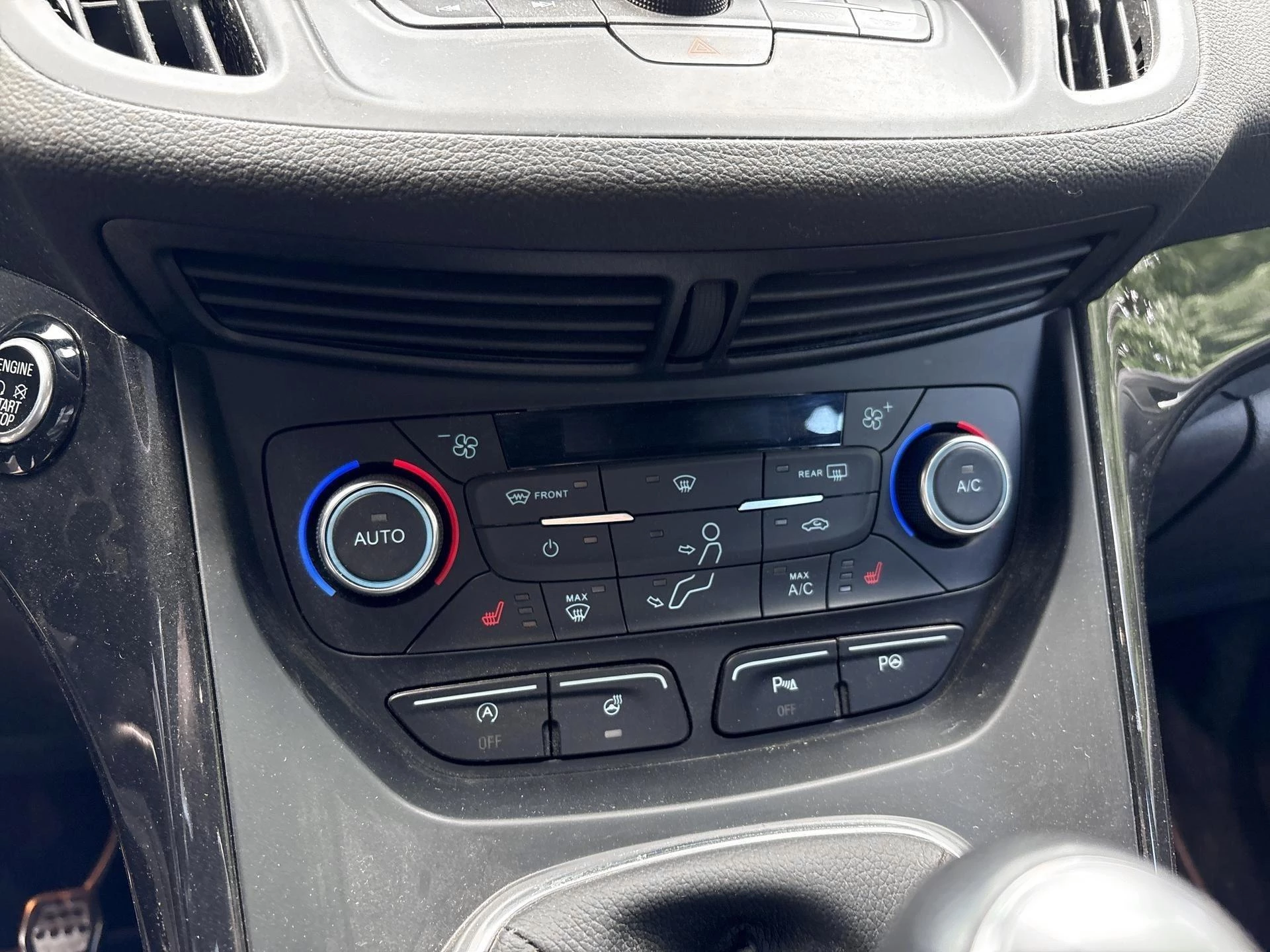 Ford Kuga ST Line - Winterpack - Navi
