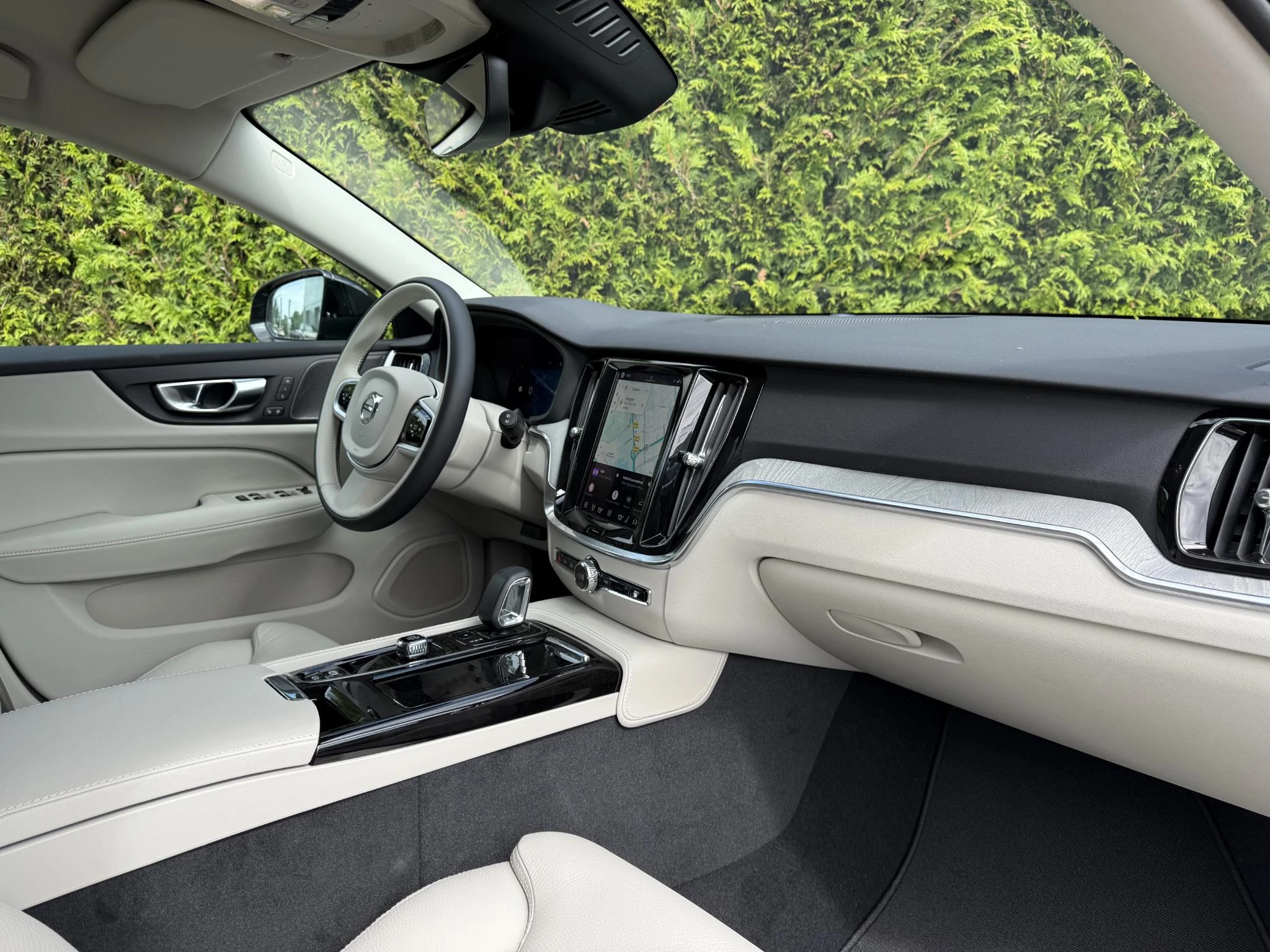 Volvo V60 T8 Plug-in hybrid AWD Plus Dark