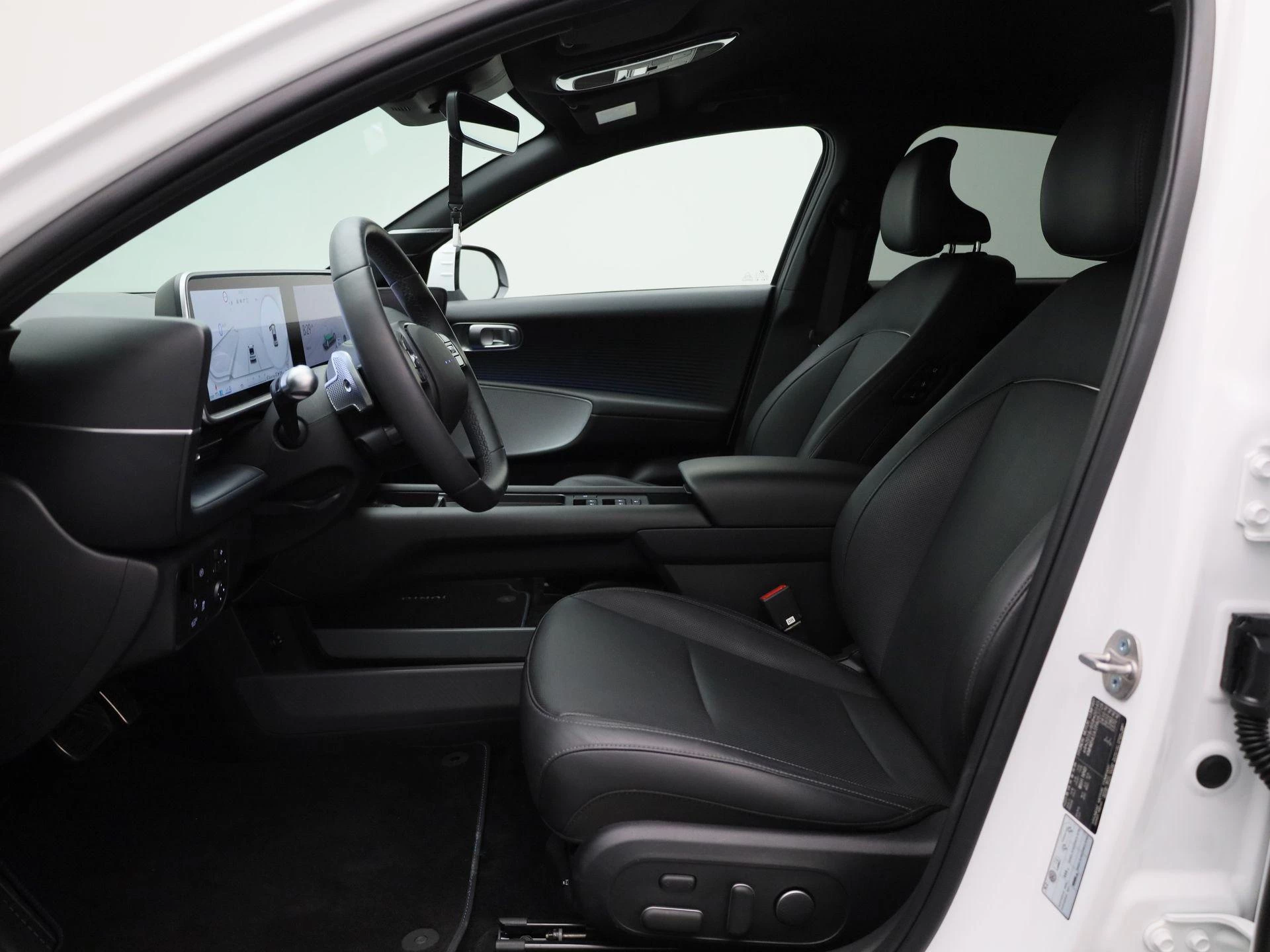 Hyundai-IONIQ 6-image-8