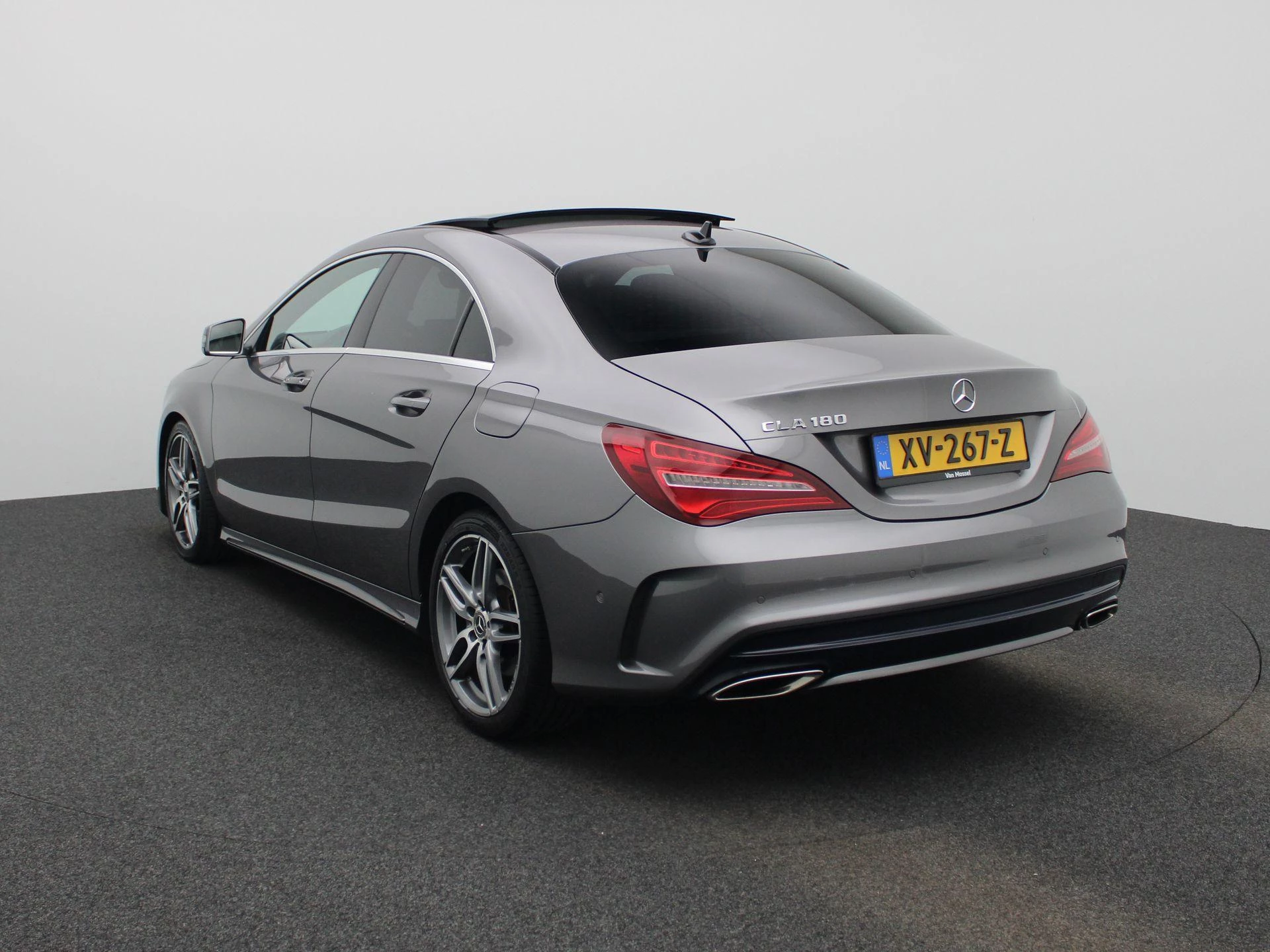 Mercedes-Benz-CLA-image-1