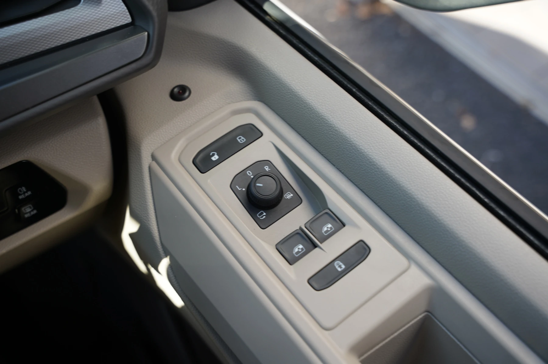 Volkswagen-California-image-18