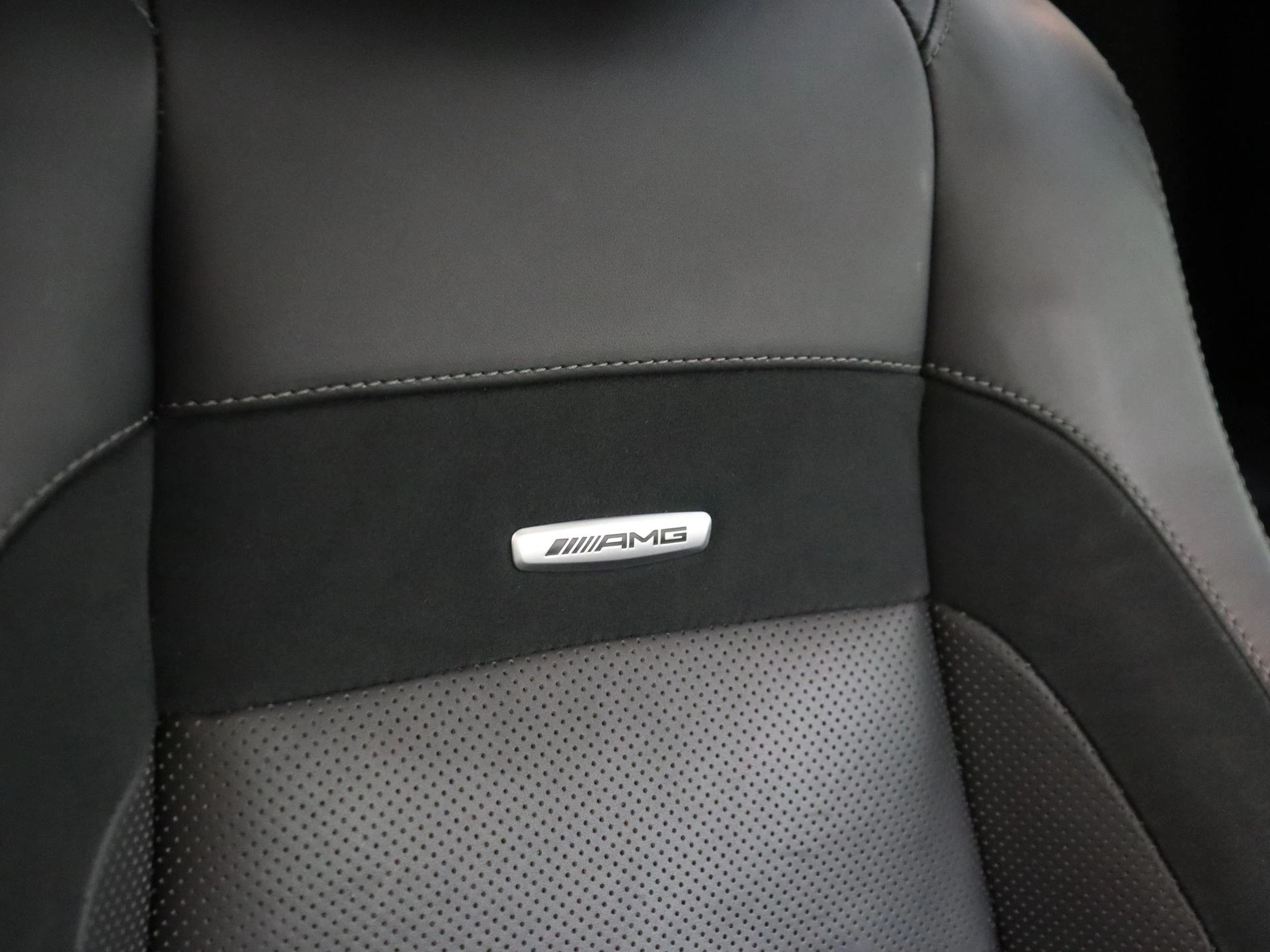 Mercedes-Benz-GLE-image-17