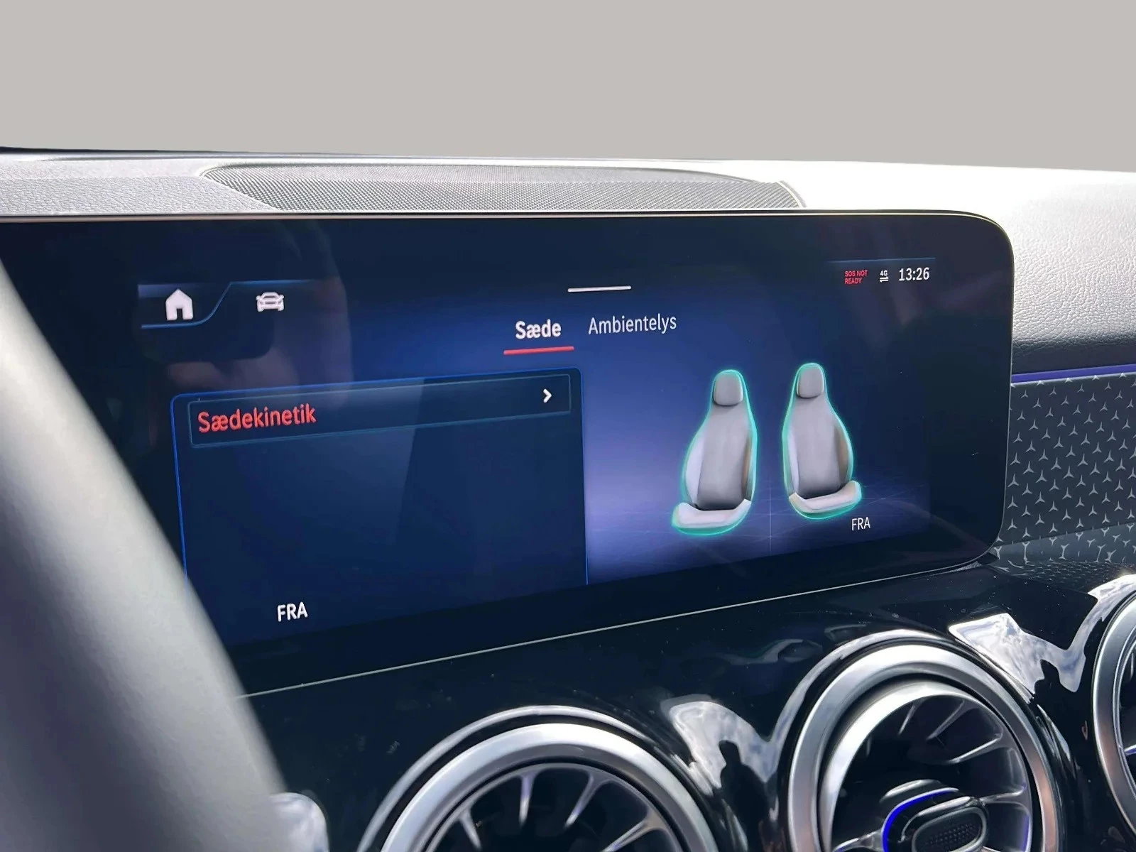 Mercedes-Benz-EQB-image-15