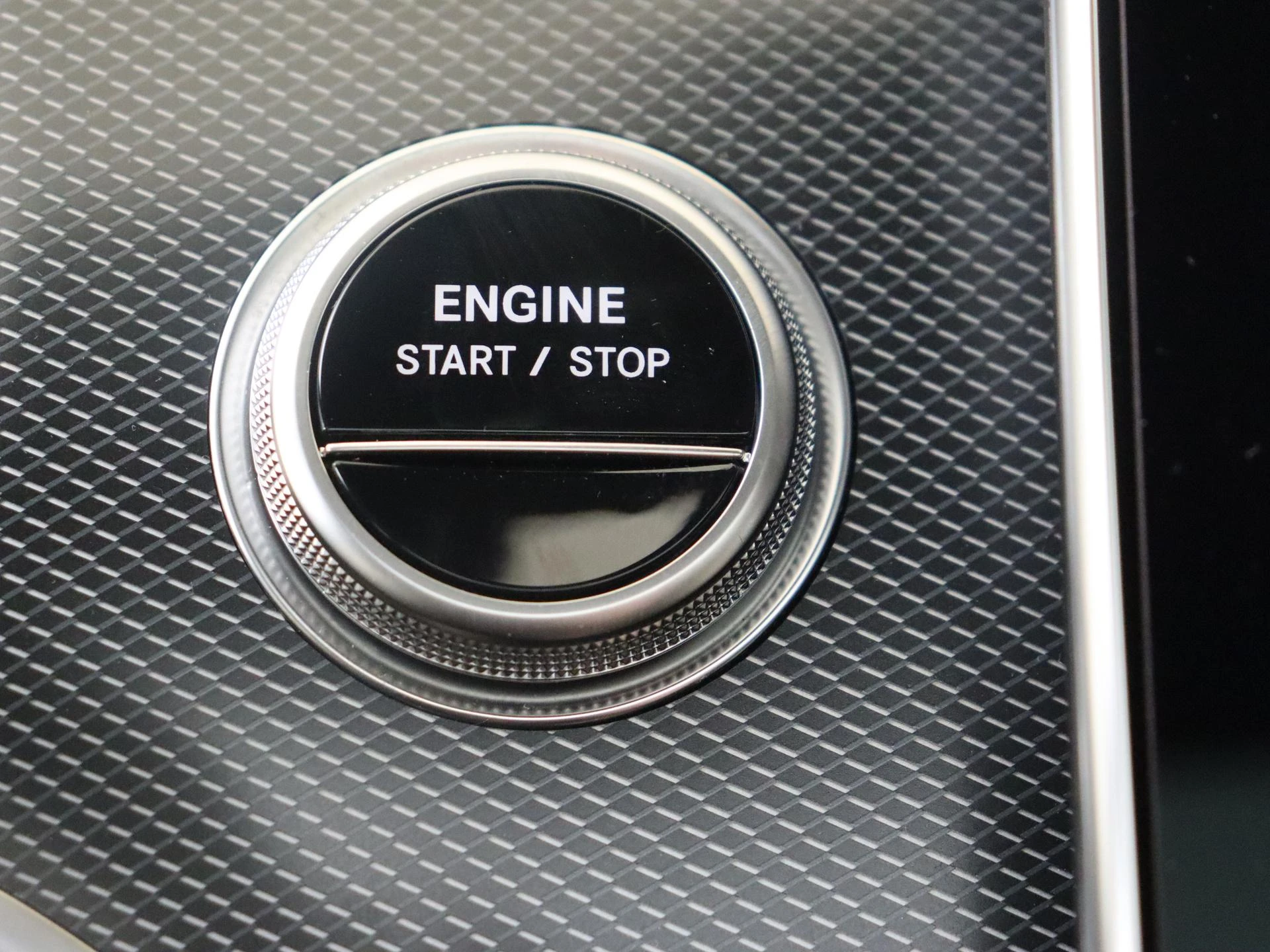 Mercedes-Benz-GLC-image-21