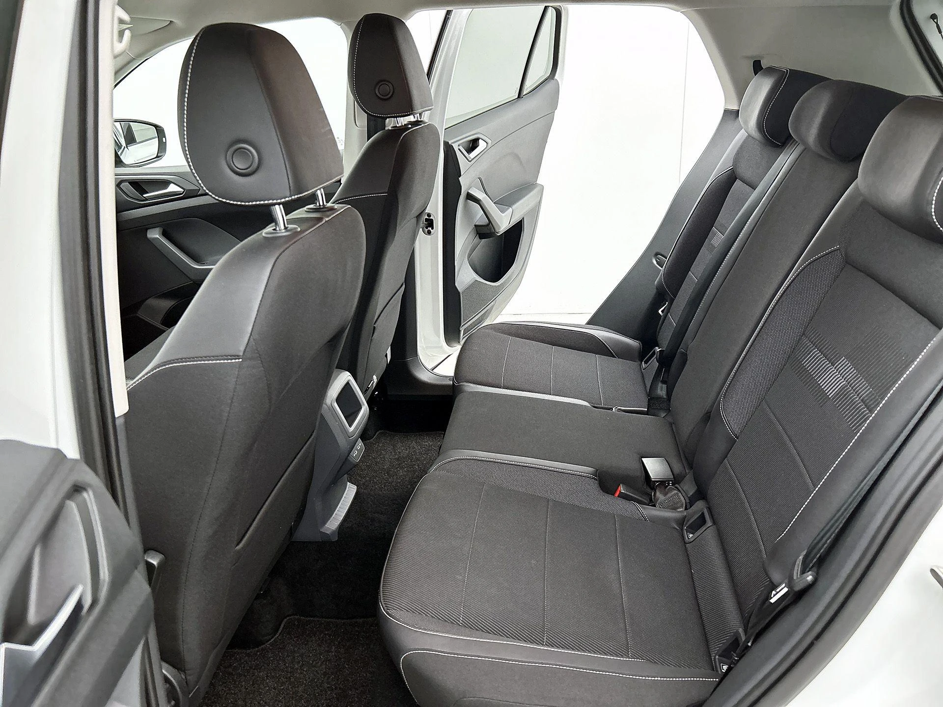 Volkswagen-T-Cross-image-25