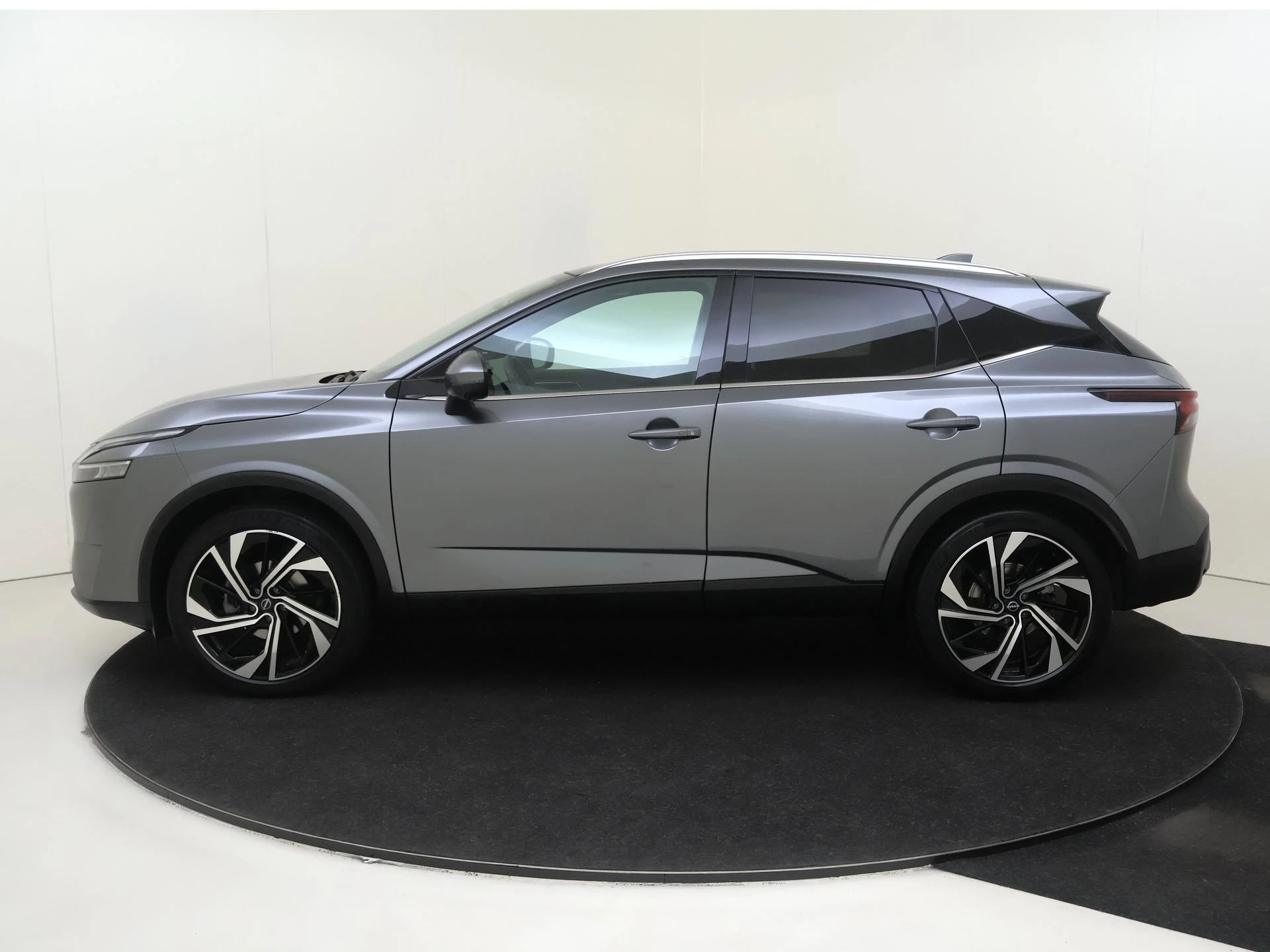 Nissan-QASHQAI-image-7