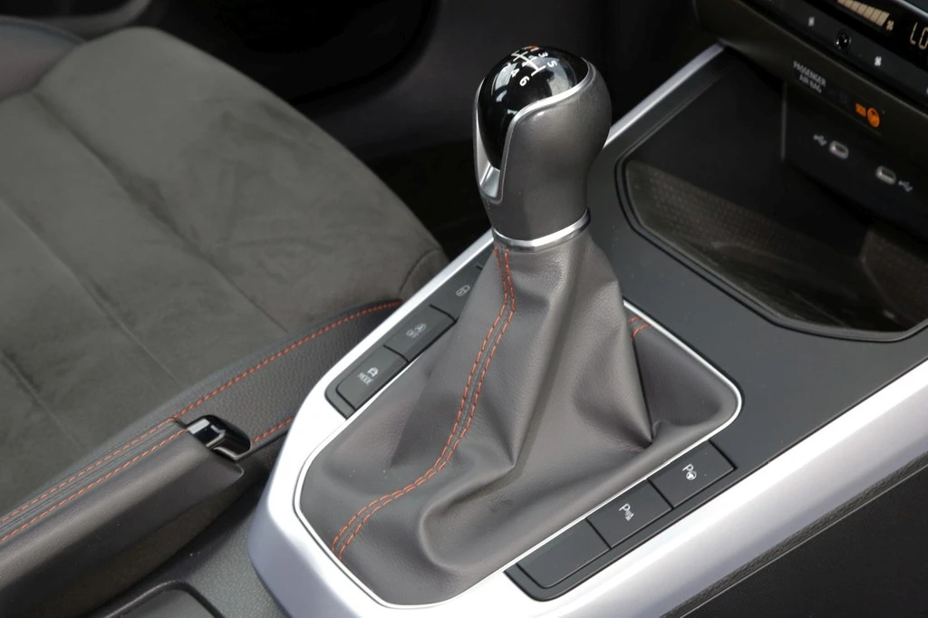 SEAT-Arona-image-9
