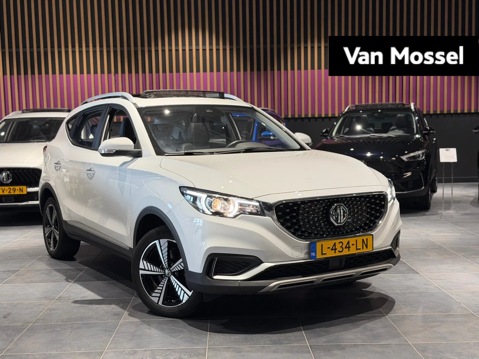 MG-ZS EV-image-0
