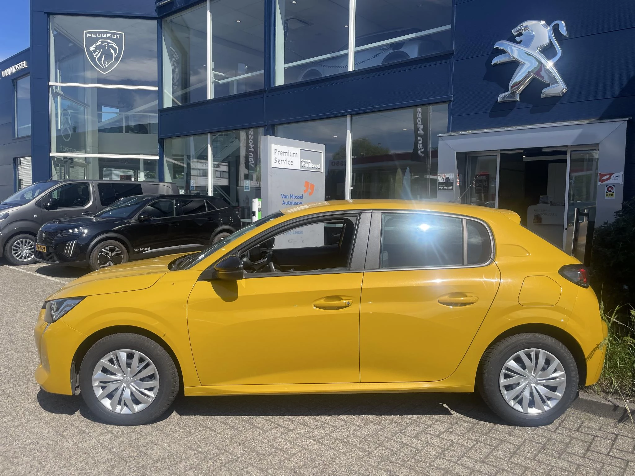 Peugeot-208-image-3