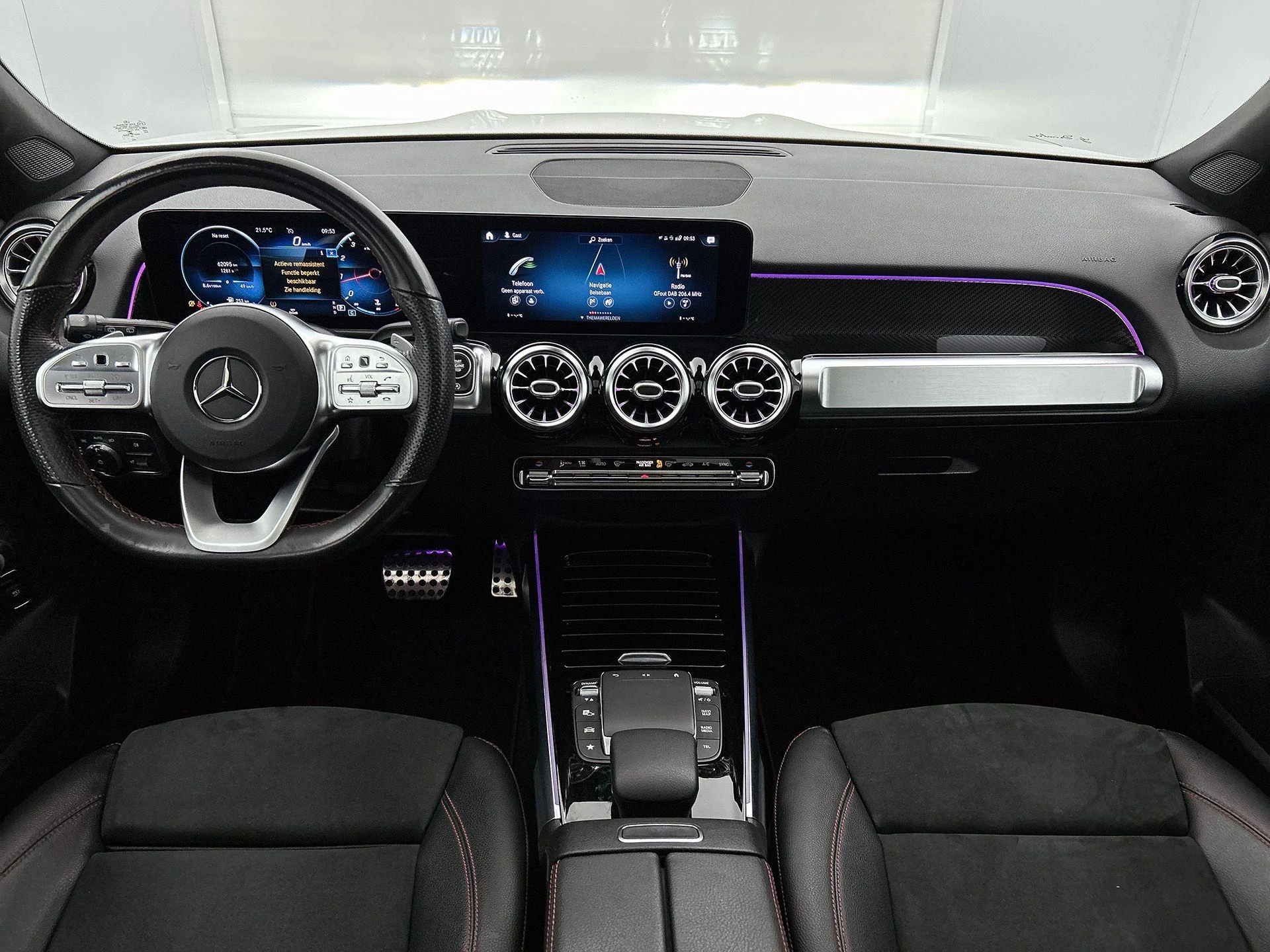 Mercedes-Benz-GLB-image-20