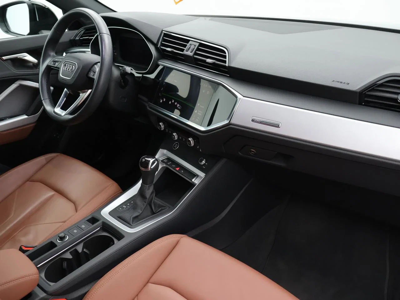 Audi Q3 Sportback PHEV Audi Q3 Sportback S line 45 TFSI e S tronic*245PK*PANO*LEDER*VIRTUAL COCKPIT*ACC*PDC*NAVI*APP-CONNECT